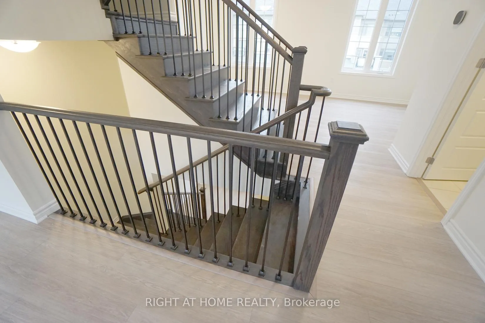 Photo 16 of 3328 Thunderbird Promenade E, Pickering, Rural Pickering — HOMEH