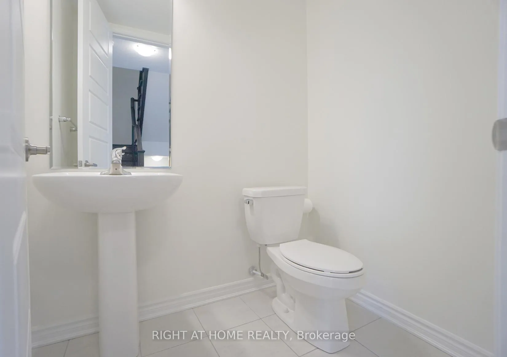 Photo 17 of 3328 Thunderbird Promenade E, Pickering, Rural Pickering — HOMEH