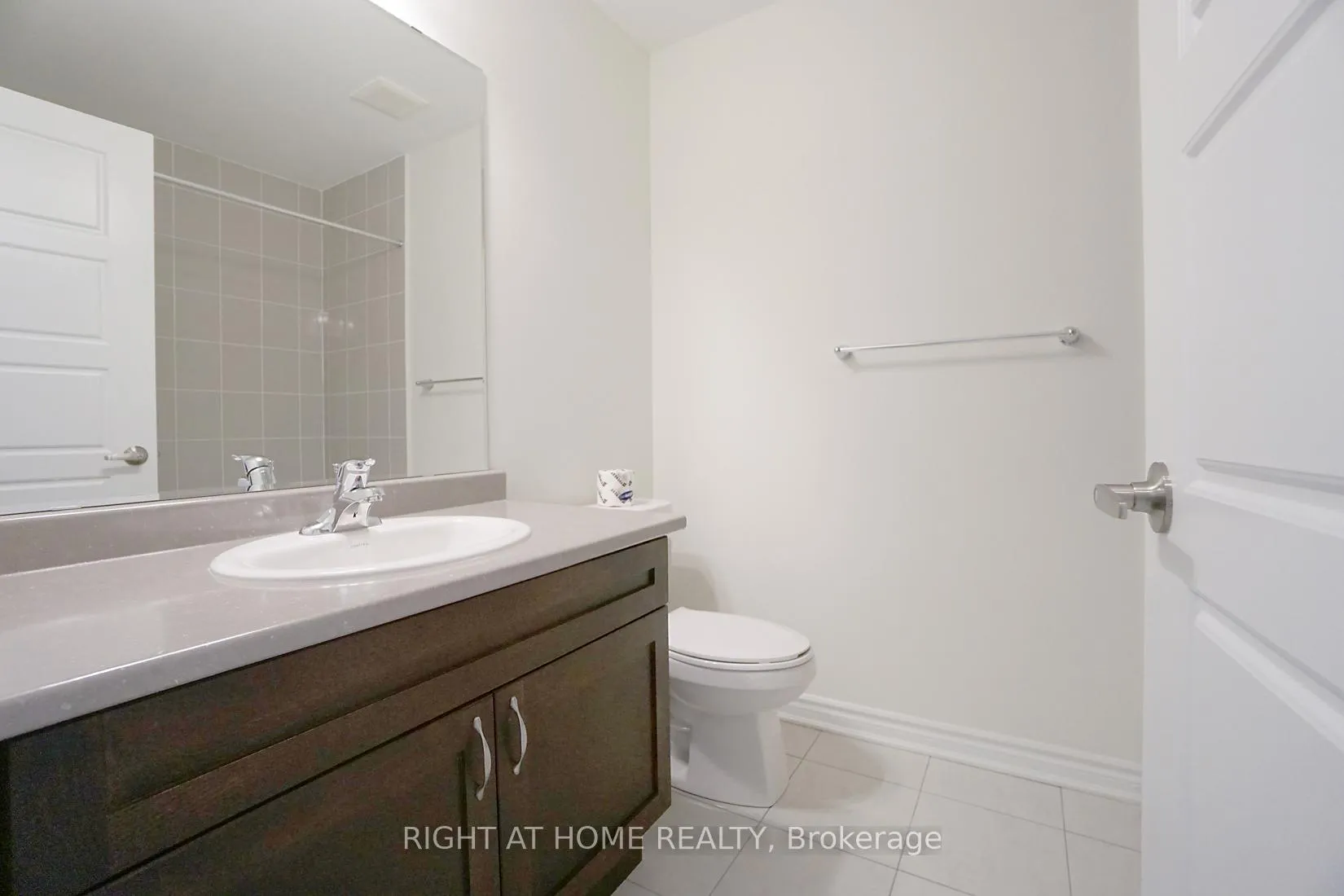 Photo 20 of 3328 Thunderbird Promenade E, Pickering, Rural Pickering — HOMEH