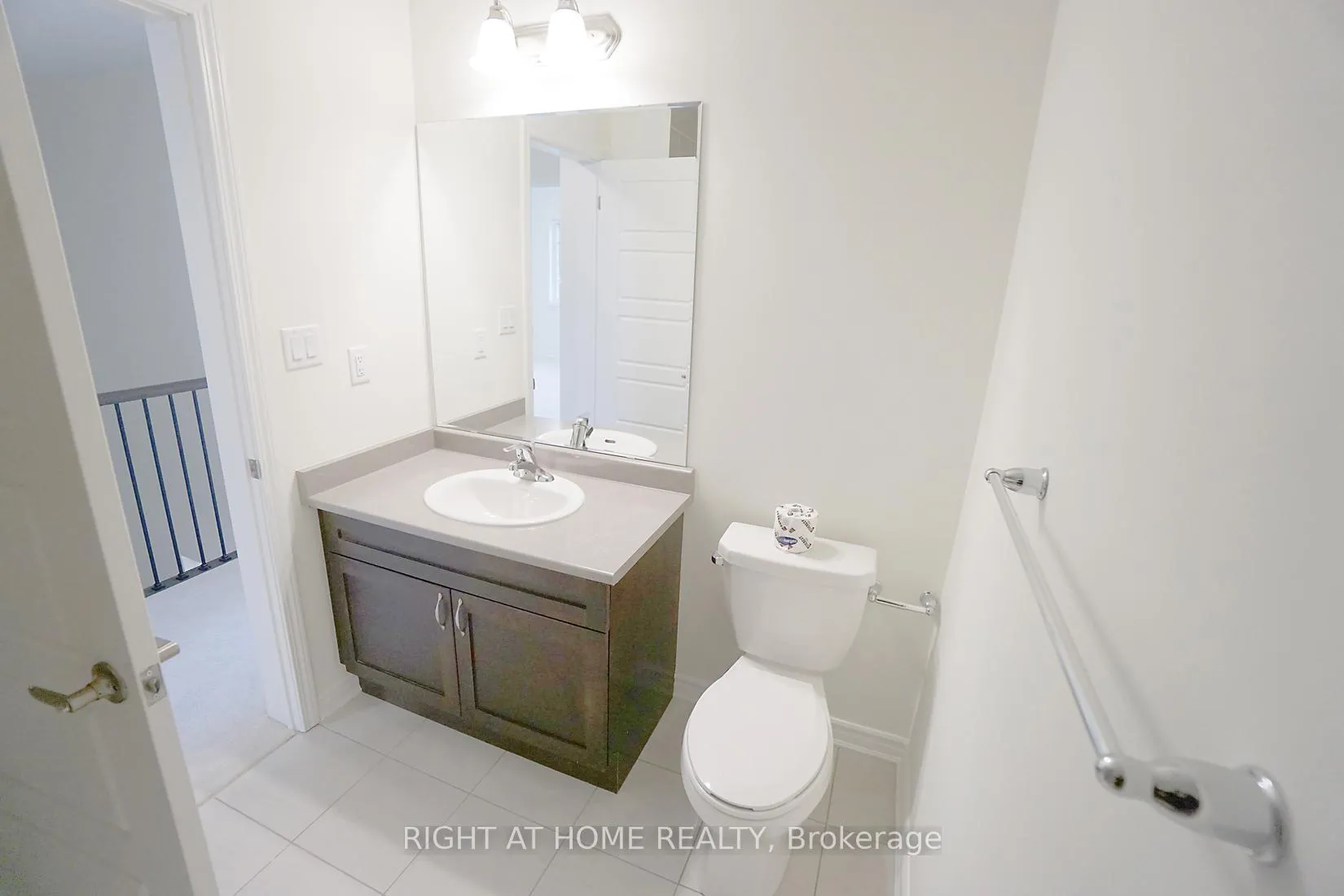 Photo 21 of 3328 Thunderbird Promenade E, Pickering, Rural Pickering — HOMEH