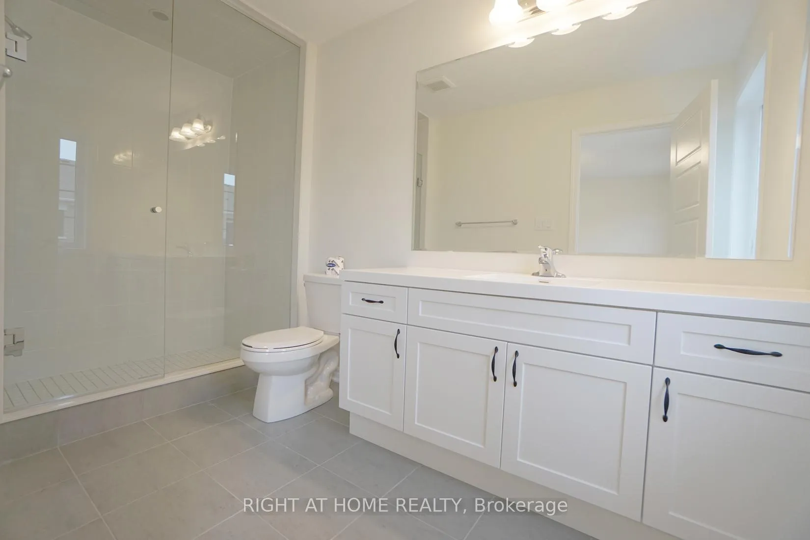 Photo 22 of 3328 Thunderbird Promenade E, Pickering, Rural Pickering — HOMEH