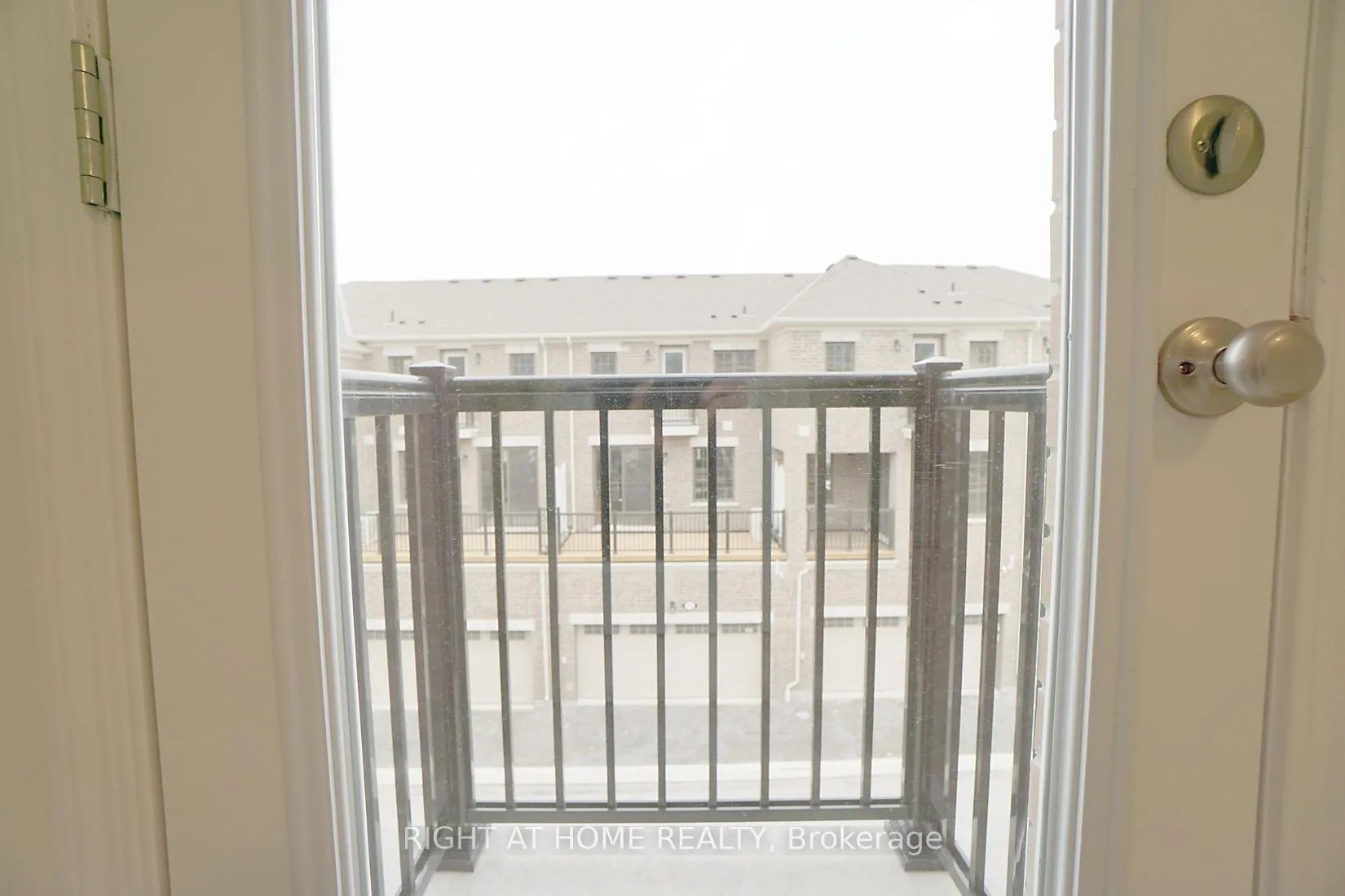 Photo 26 of 3328 Thunderbird Promenade E, Pickering, Rural Pickering — HOMEH