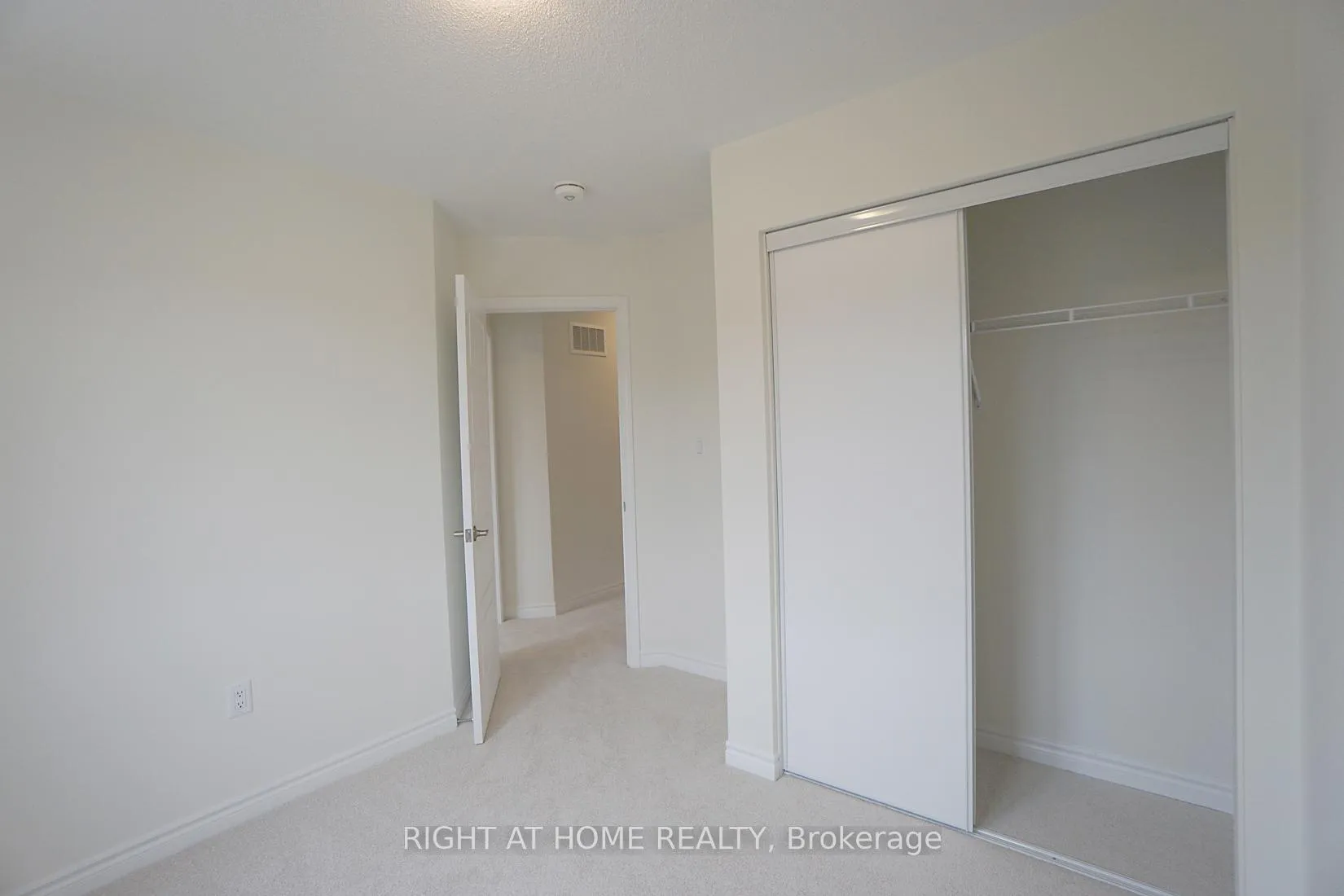 Photo 28 of 3328 Thunderbird Promenade E, Pickering, Rural Pickering — HOMEH