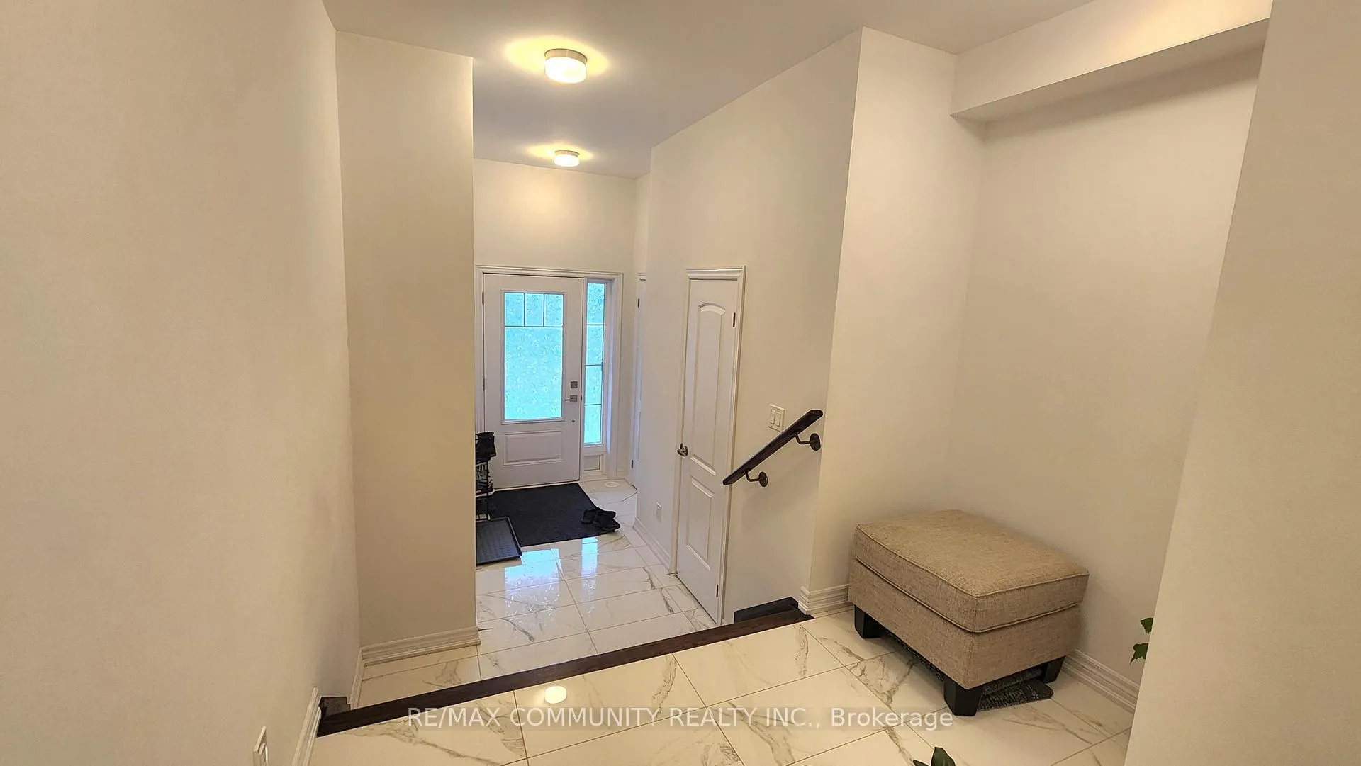 Photo 5 of 2041 Cameron Lott Crescent, Oshawa, Kedron — HOMEH