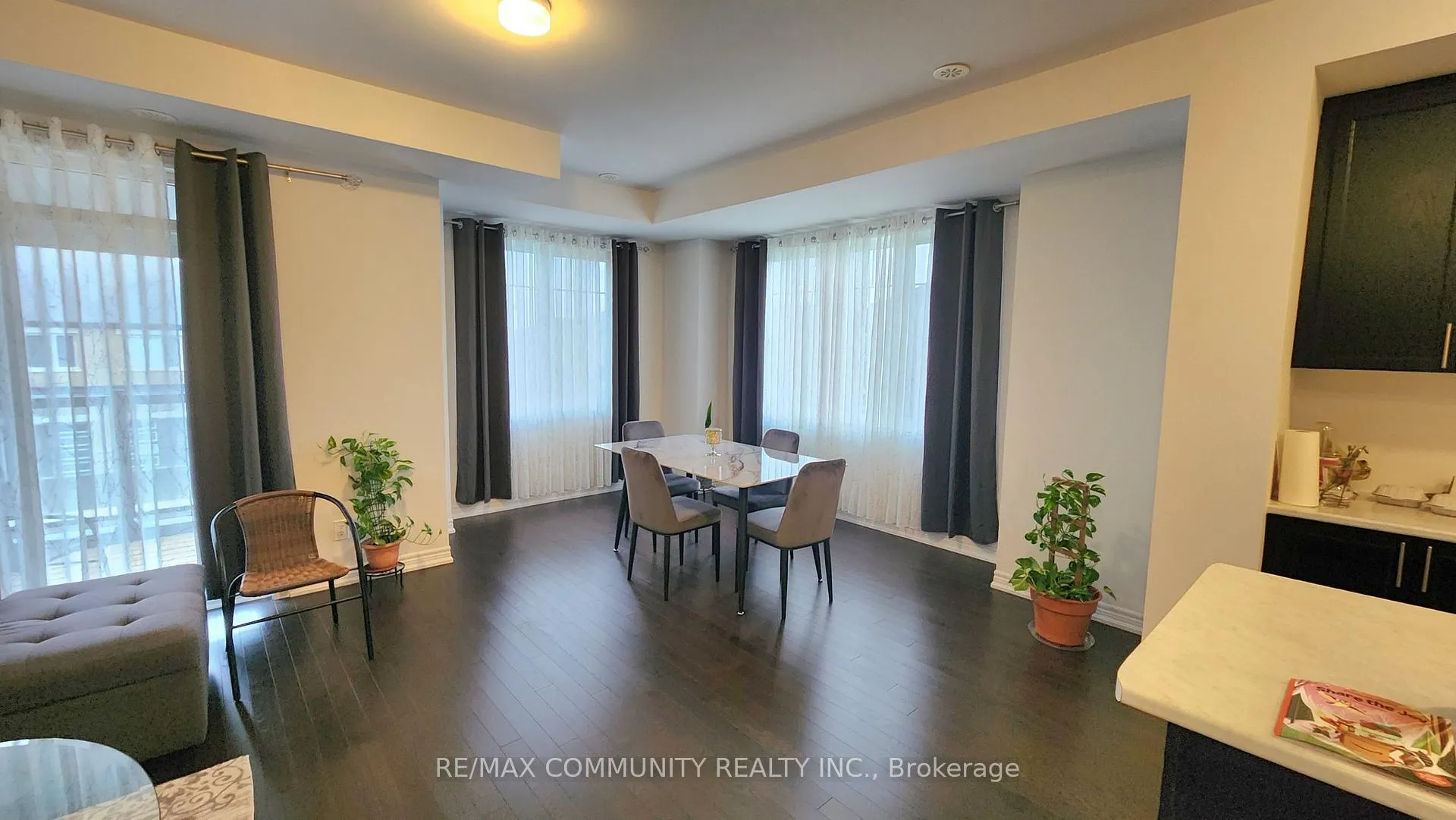 Photo 7 of 2041 Cameron Lott Crescent, Oshawa, Kedron — HOMEH
