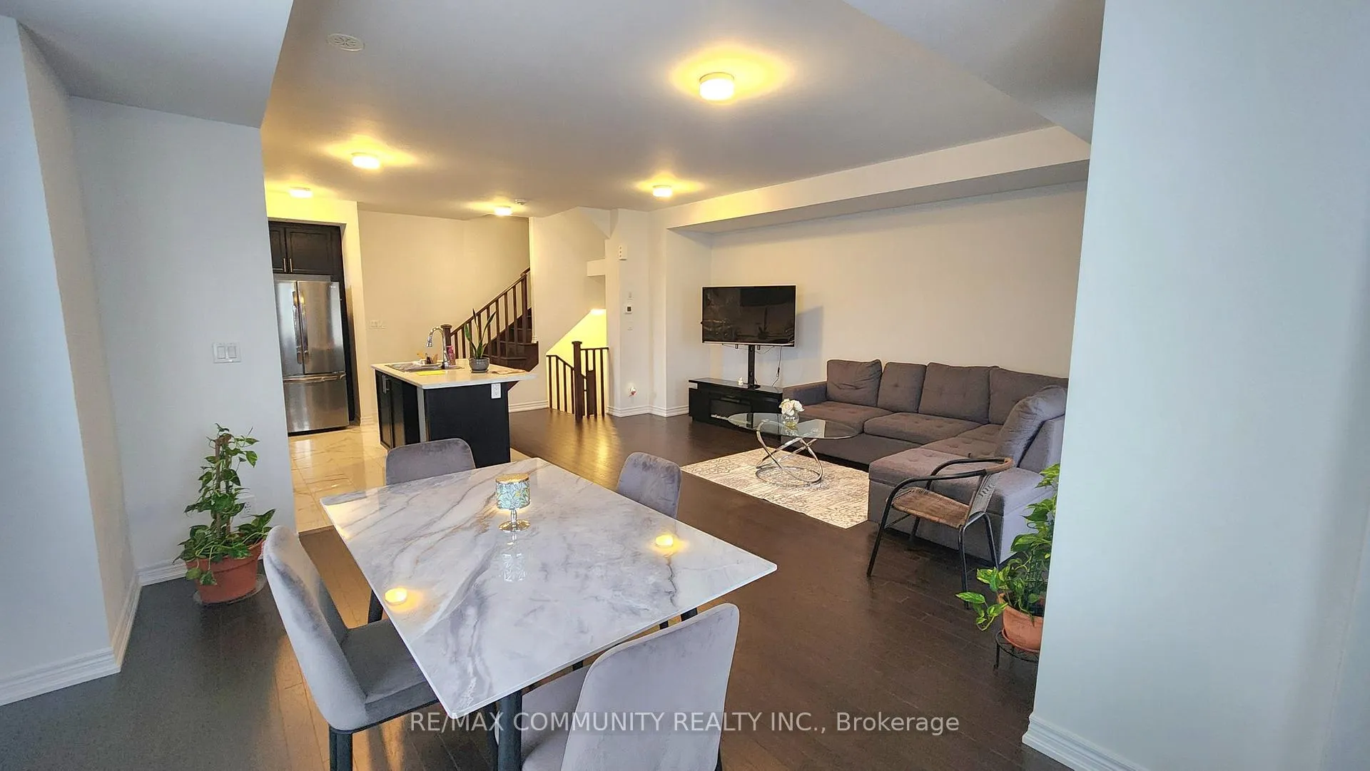 Photo 8 of 2041 Cameron Lott Crescent, Oshawa, Kedron — HOMEH
