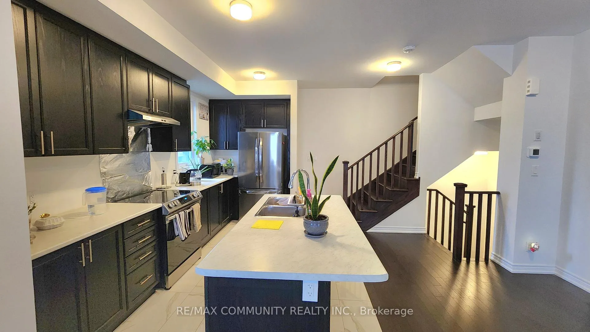 Photo 9 of 2041 Cameron Lott Crescent, Oshawa, Kedron — HOMEH