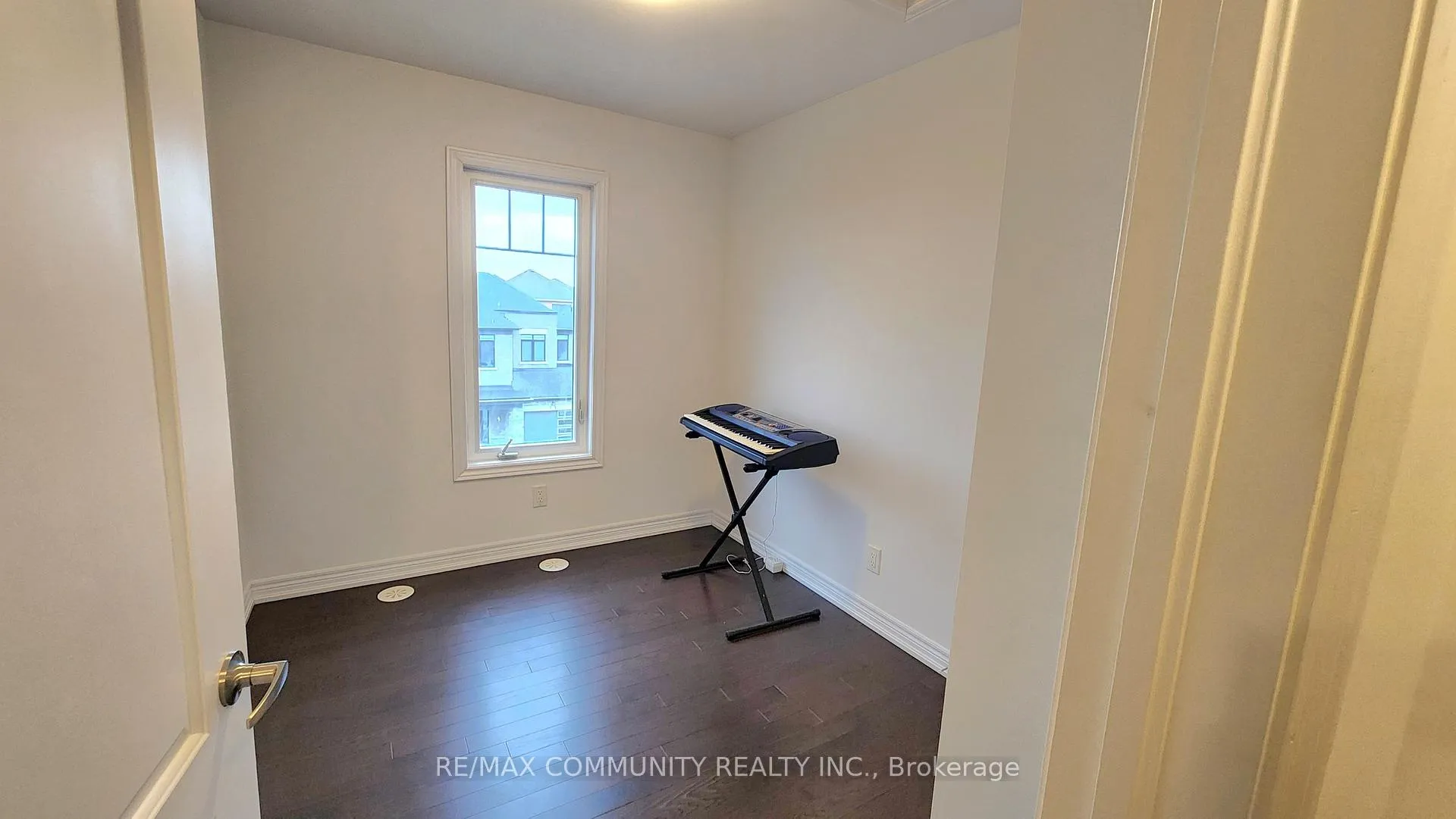 Photo 11 of 2041 Cameron Lott Crescent, Oshawa, Kedron — HOMEH