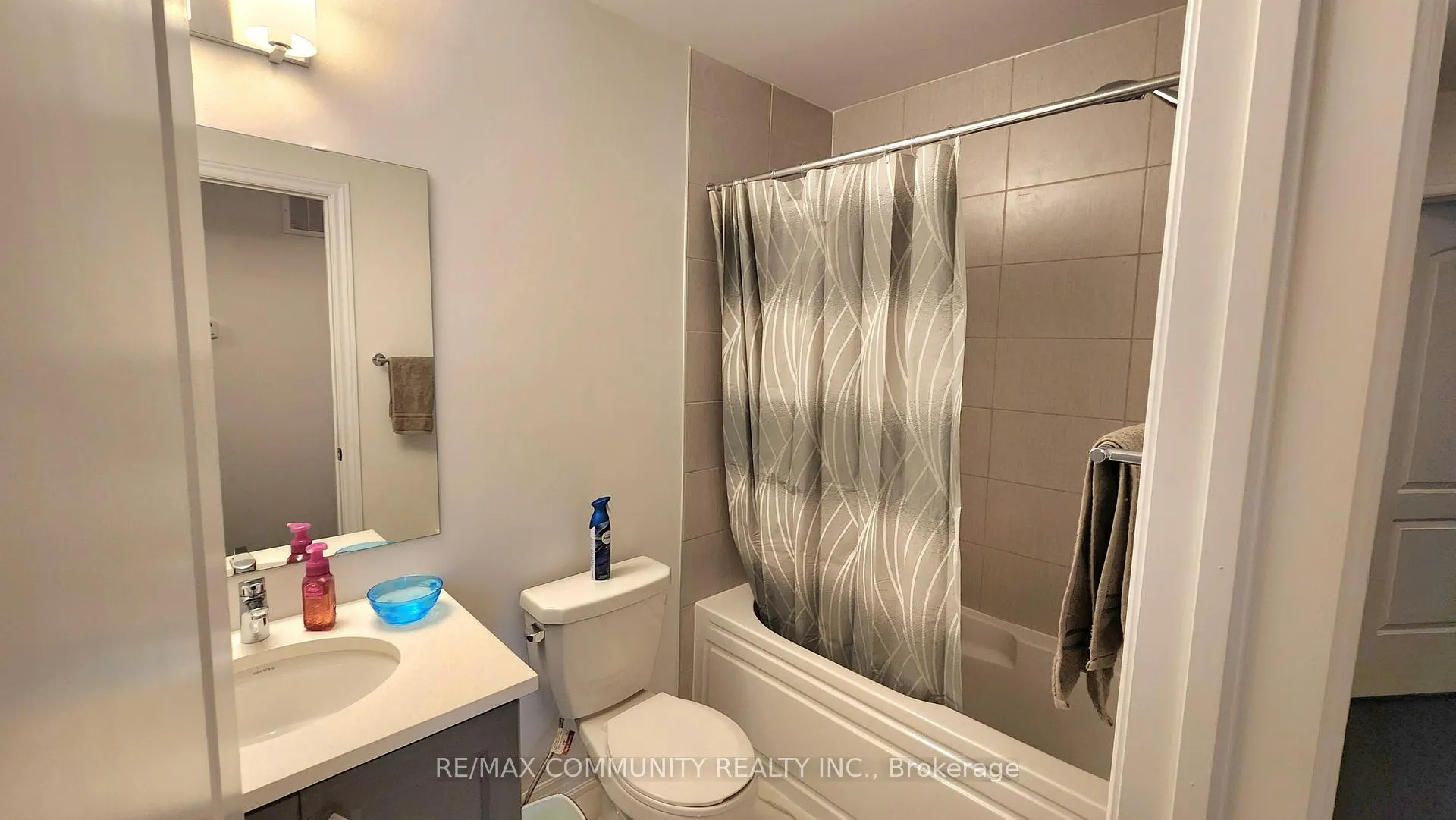 Photo 12 of 2041 Cameron Lott Crescent, Oshawa, Kedron — HOMEH