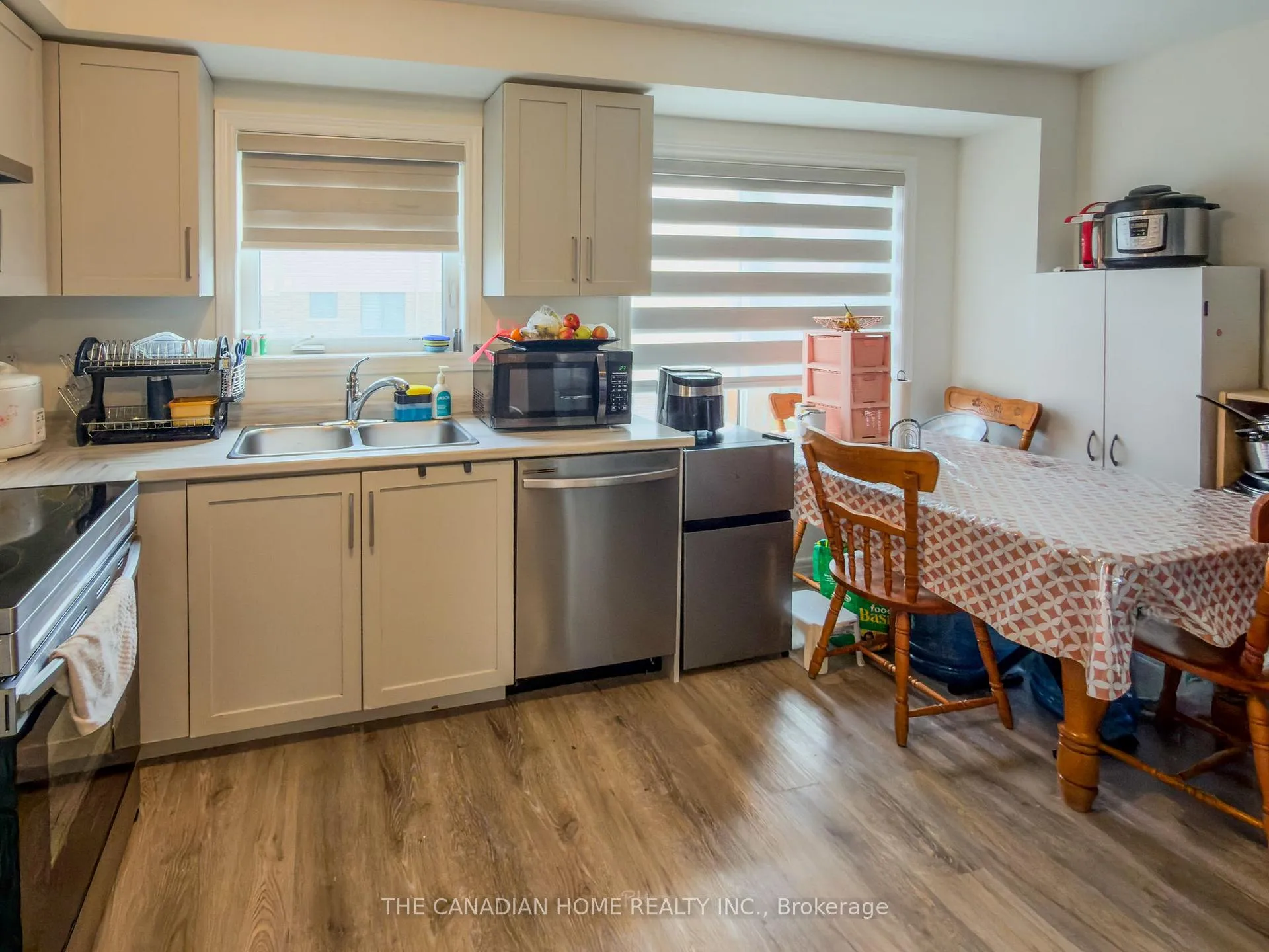 Photo 6 of 32 Reid Avenue N, Hamilton, McQuesten — HOMEH