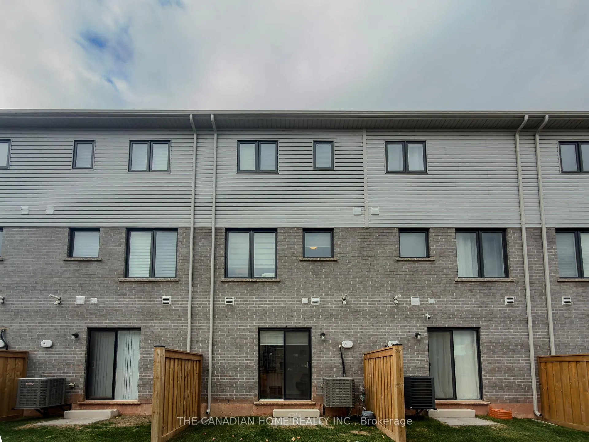 Photo 16 of 32 Reid Avenue N, Hamilton, McQuesten — HOMEH