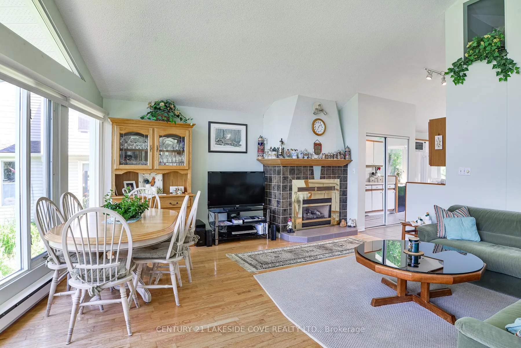 Photo 12 of 40 Simcoe Road N, Ramara, Brechin — HOMEH