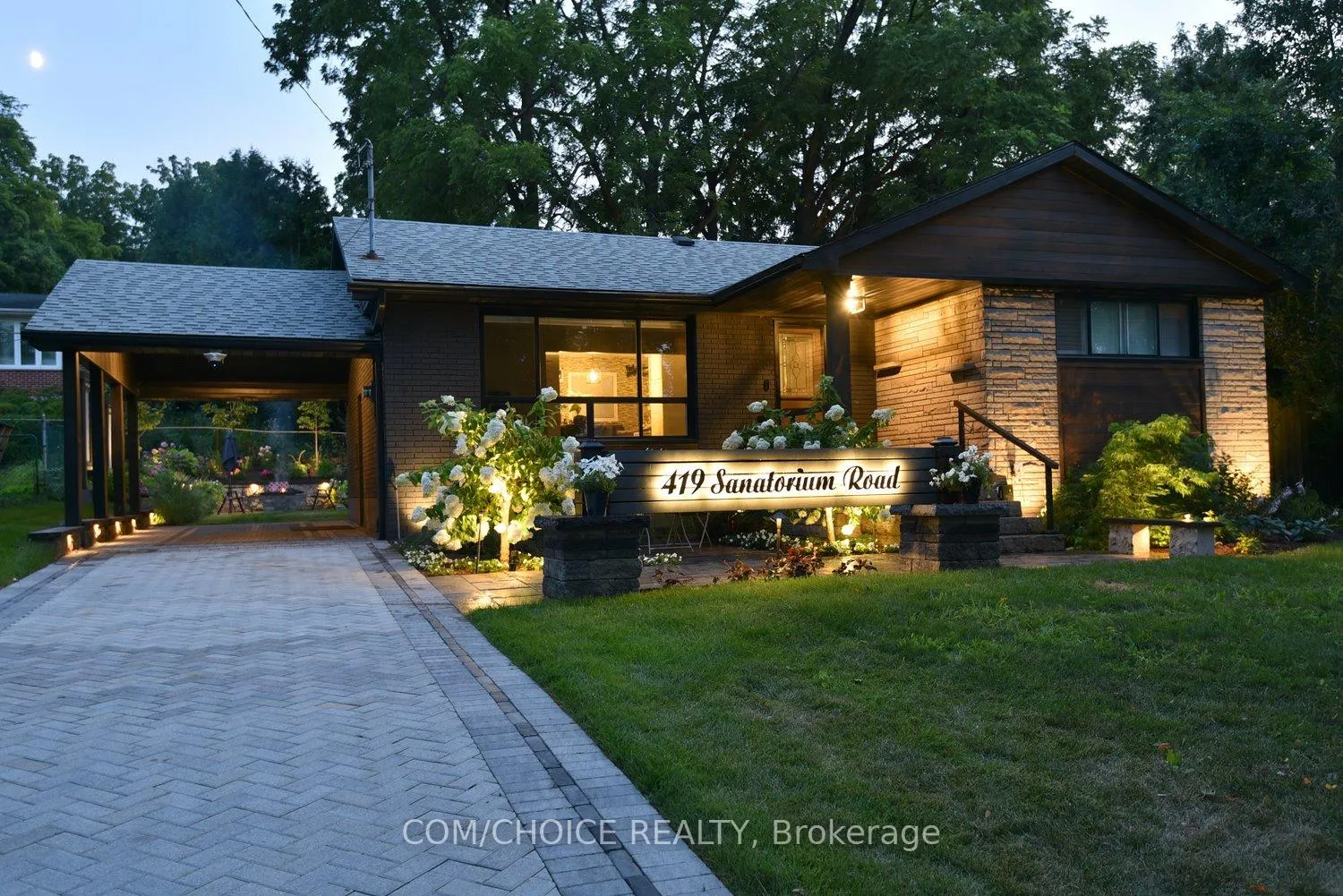 Front of 419 Sanatorium Road