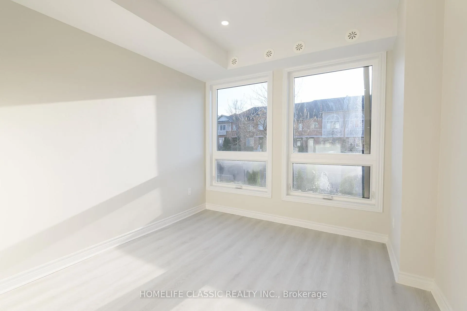 Photo 11 of Unit 1st Fl., 2915 Bur Oak Avenue, Markham, Cornell — HOMEH