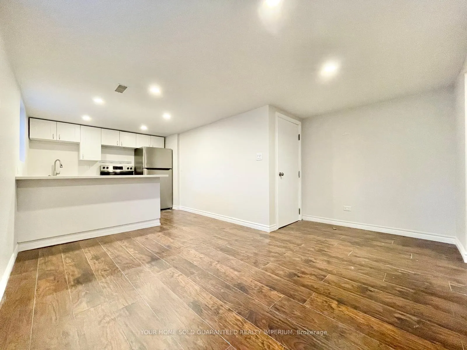Photo 2 of Unit LOWER, 31 Rendale Avenue, St. Catharines, Carlton/Bunting — HOMEH
