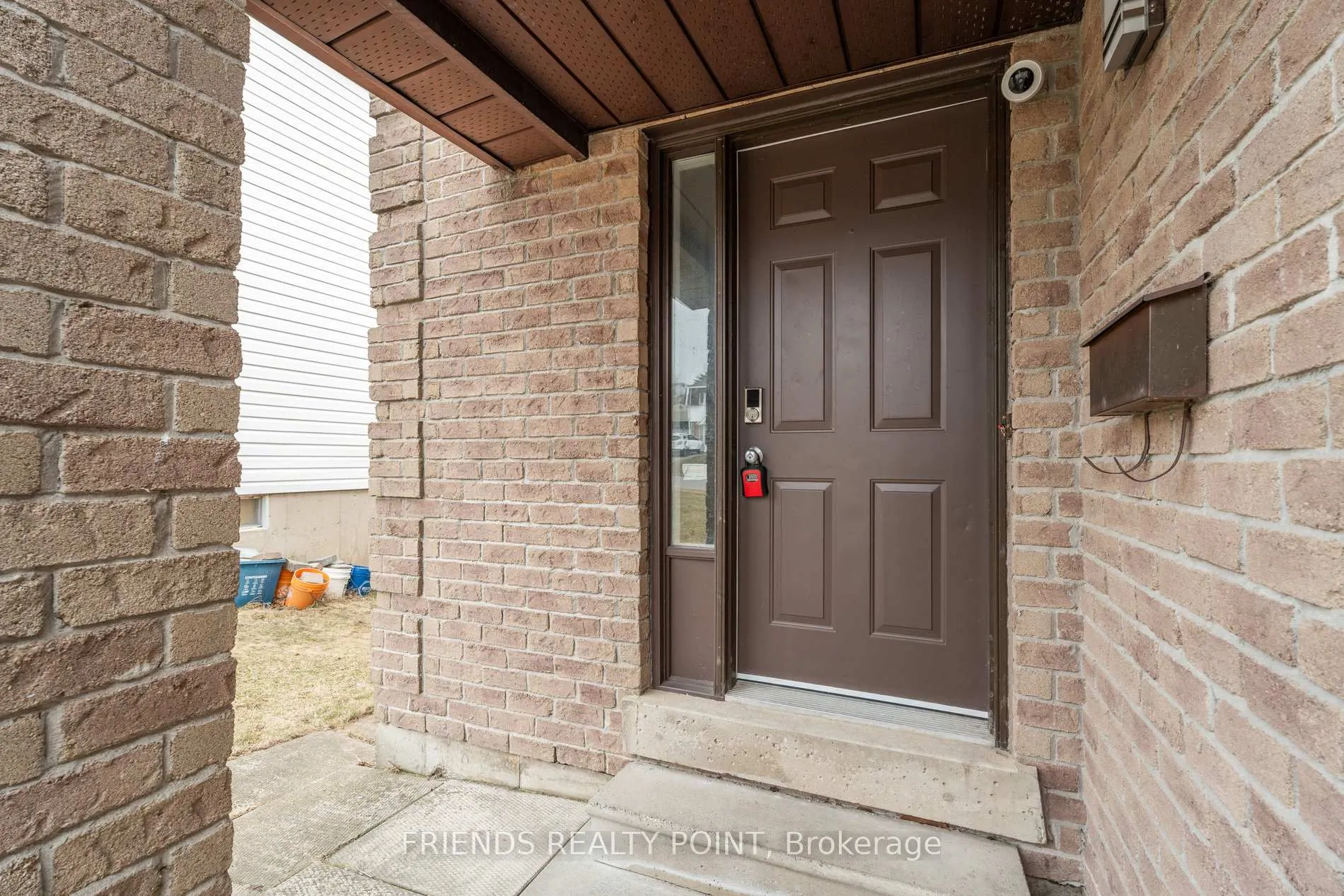 Photo 2 of 55 Browning Trail, Barrie, Letitia Heights — HOMEH