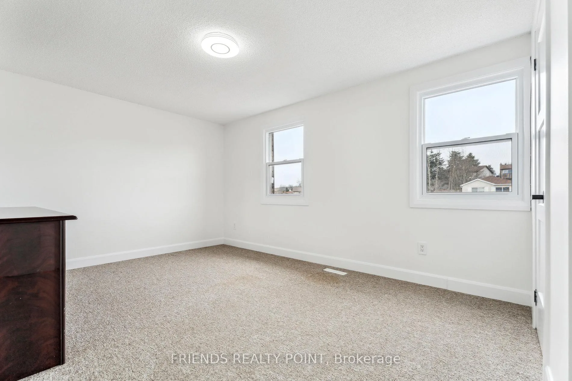 Photo 15 of 55 Browning Trail, Barrie, Letitia Heights — HOMEH