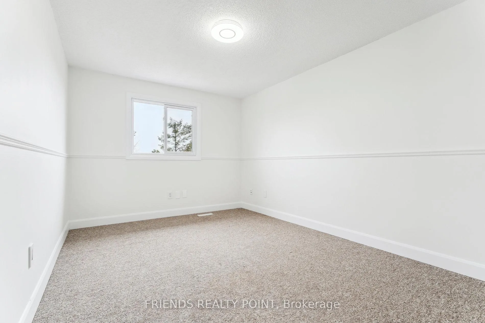 Photo 19 of 55 Browning Trail, Barrie, Letitia Heights — HOMEH