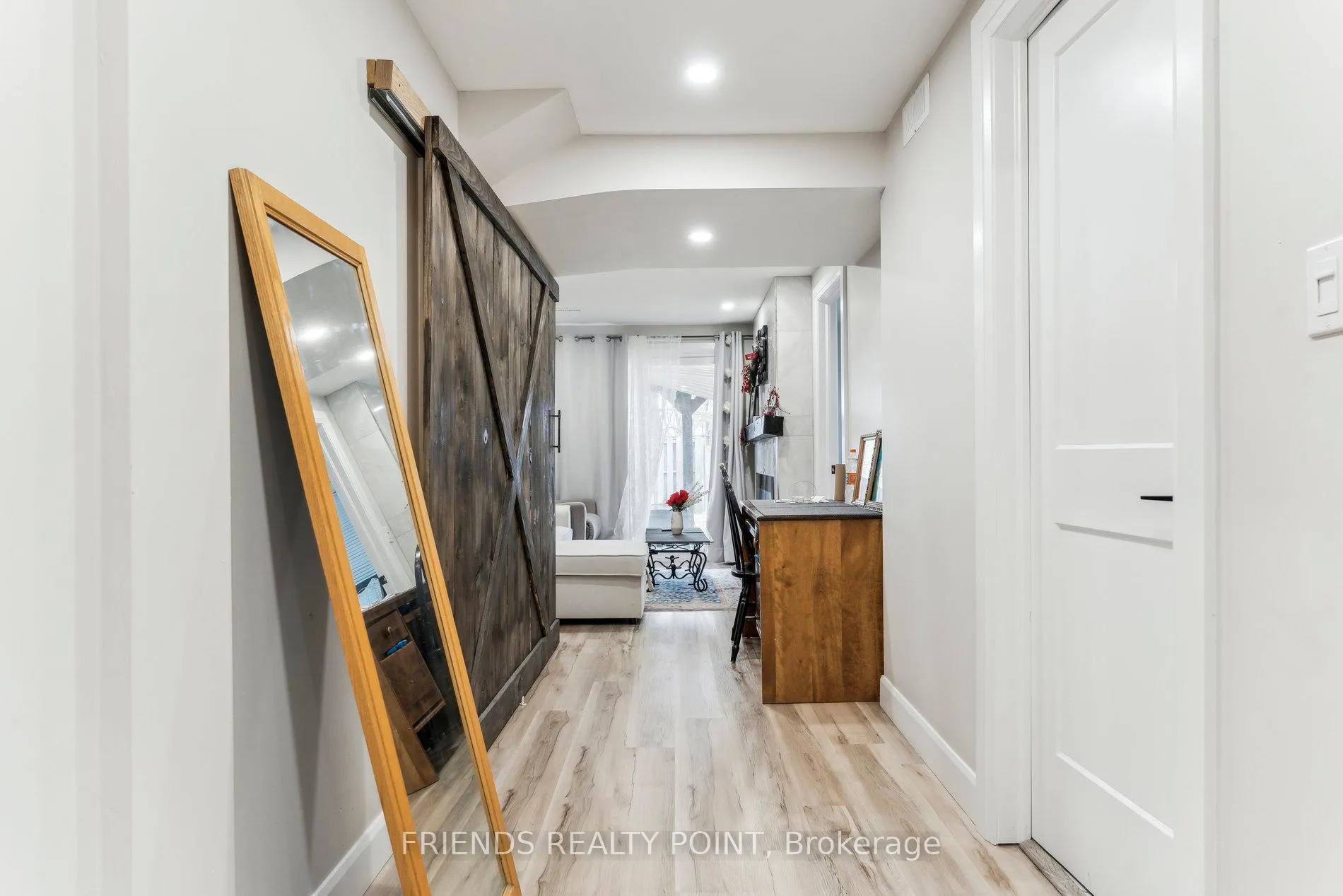 Photo 23 of 55 Browning Trail, Barrie, Letitia Heights — HOMEH