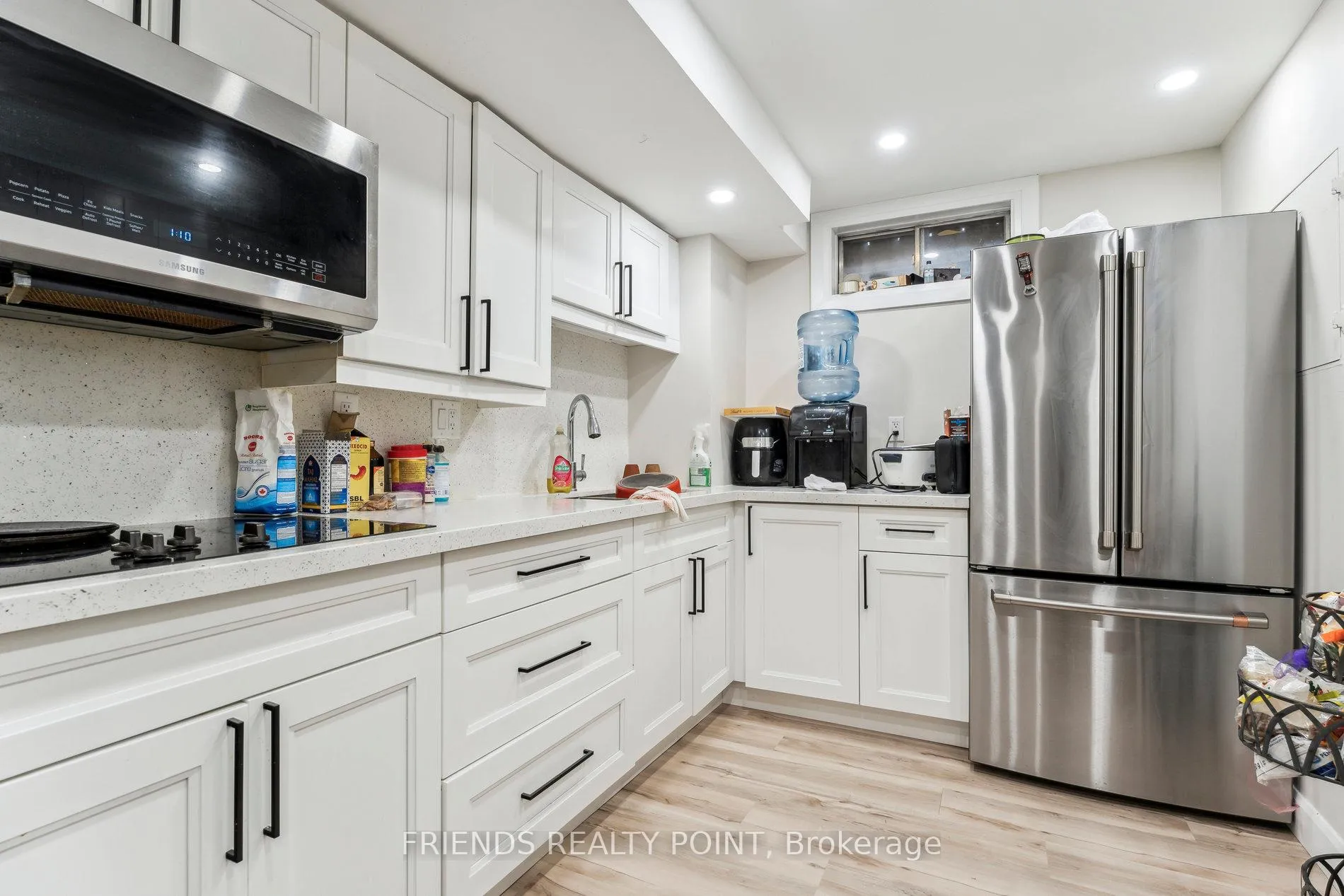 Photo 25 of 55 Browning Trail, Barrie, Letitia Heights — HOMEH