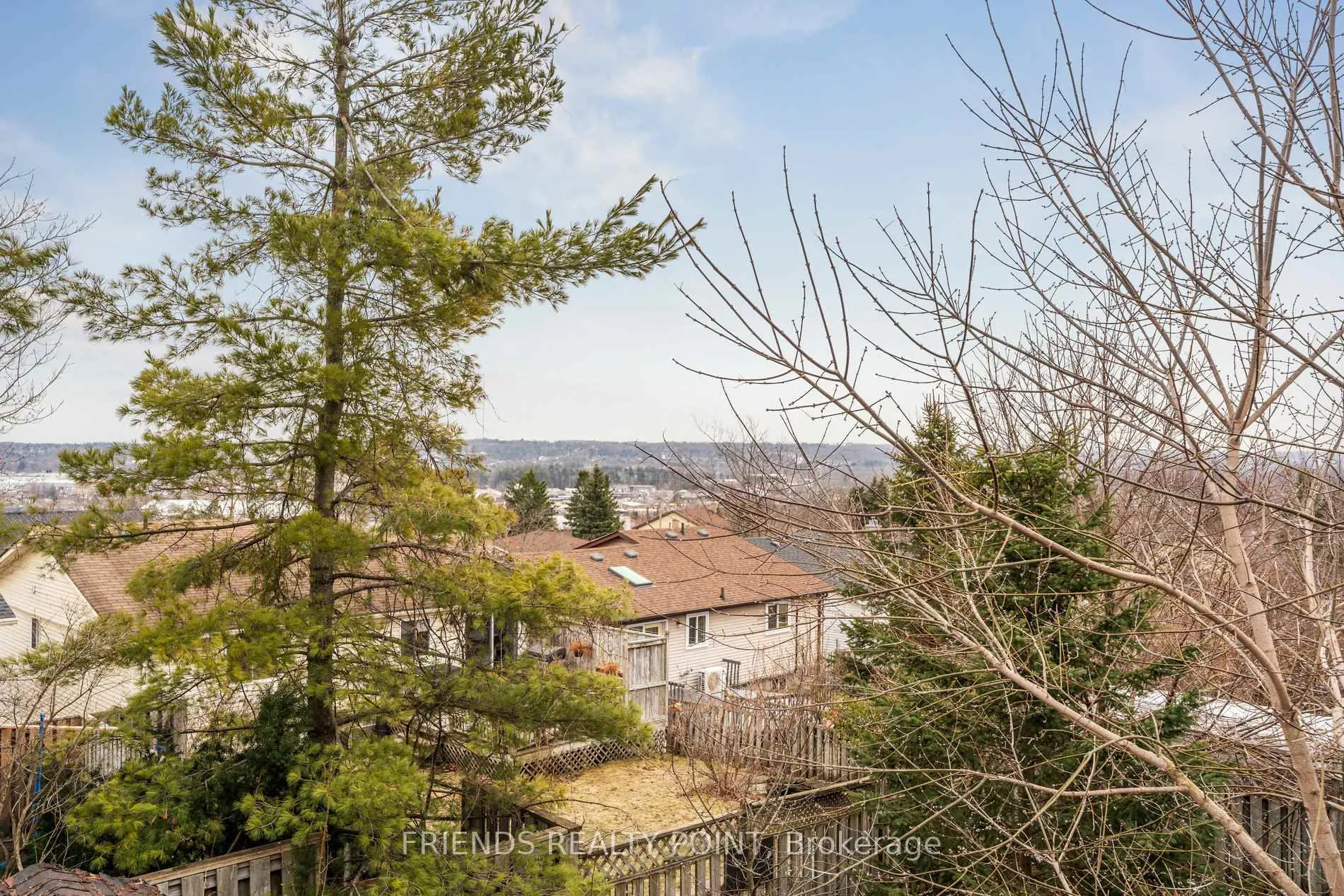 Photo 30 of 55 Browning Trail, Barrie, Letitia Heights — HOMEH