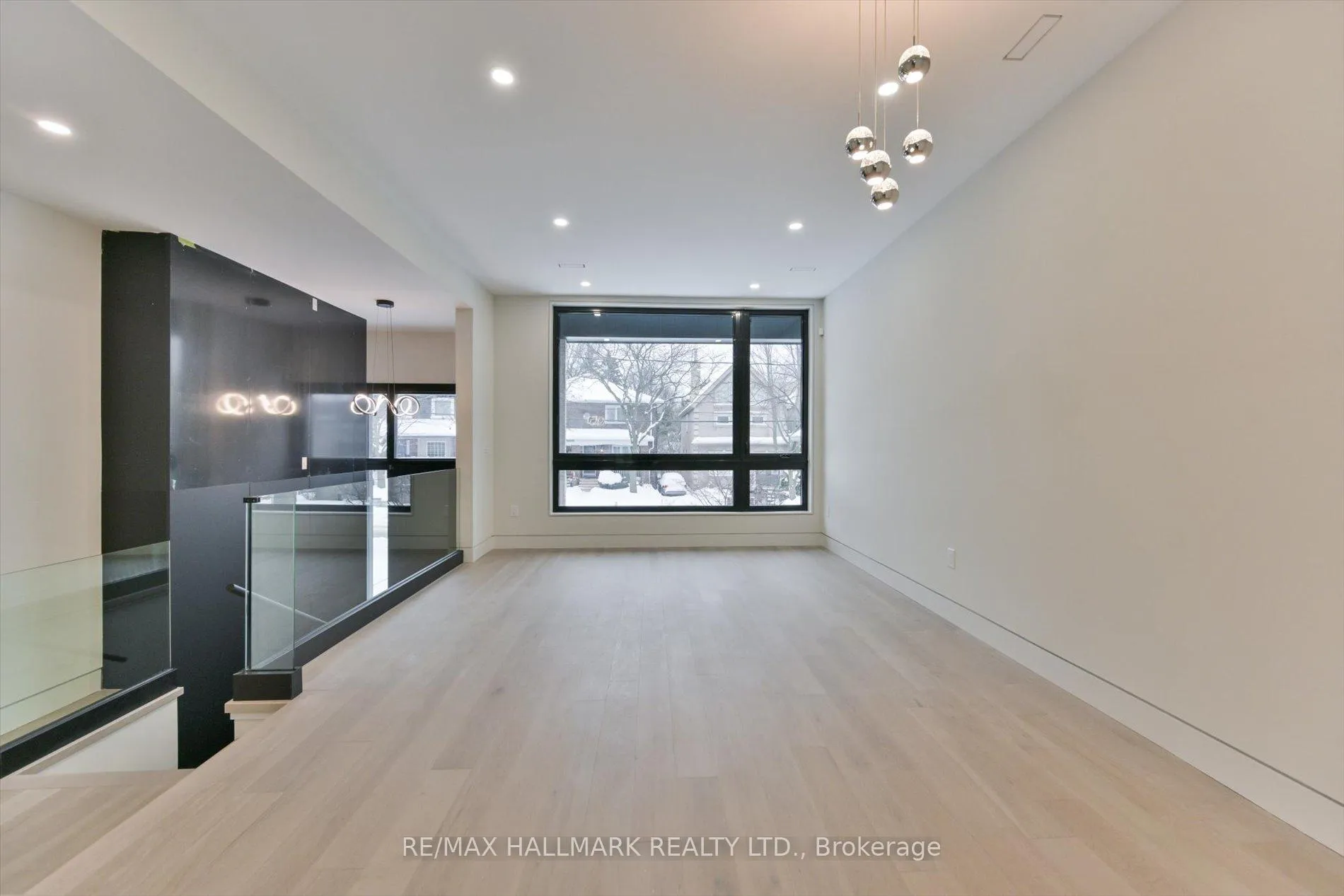 Photo 5 of 369 Millwood Road, Toronto, Mount Pleasant East — HOMEH