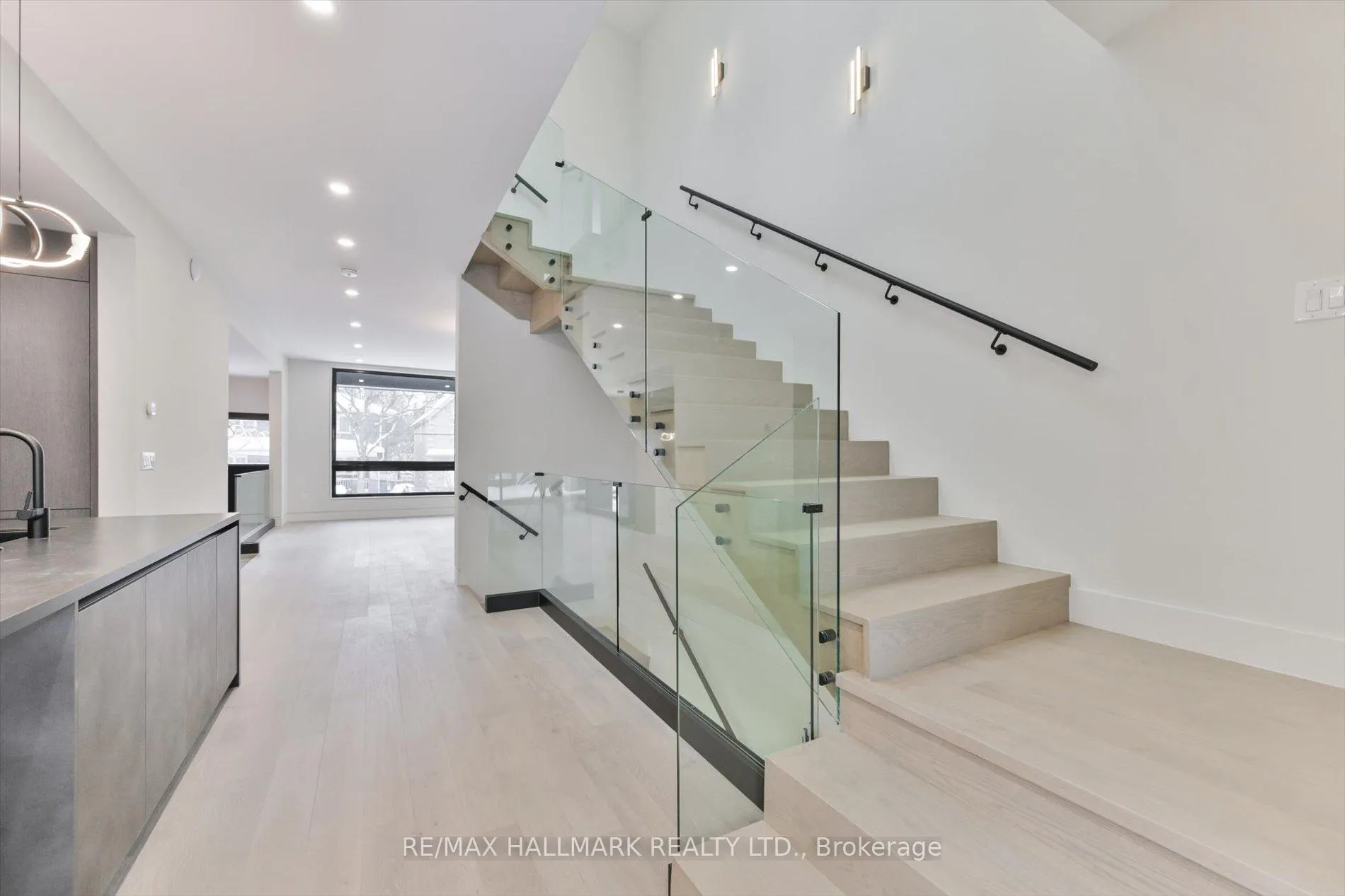 Photo 15 of 369 Millwood Road, Toronto, Mount Pleasant East — HOMEH
