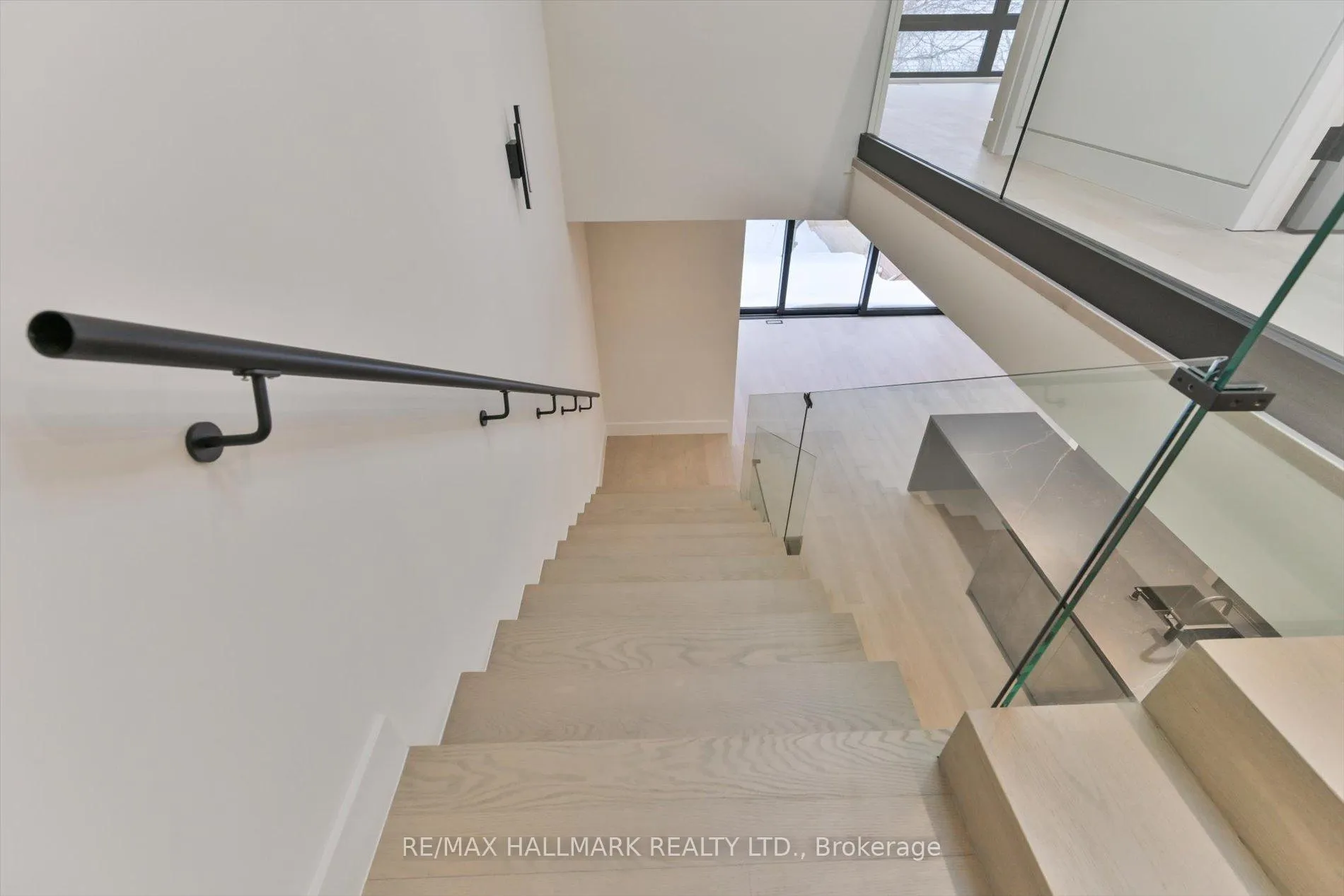 Photo 16 of 369 Millwood Road, Toronto, Mount Pleasant East — HOMEH