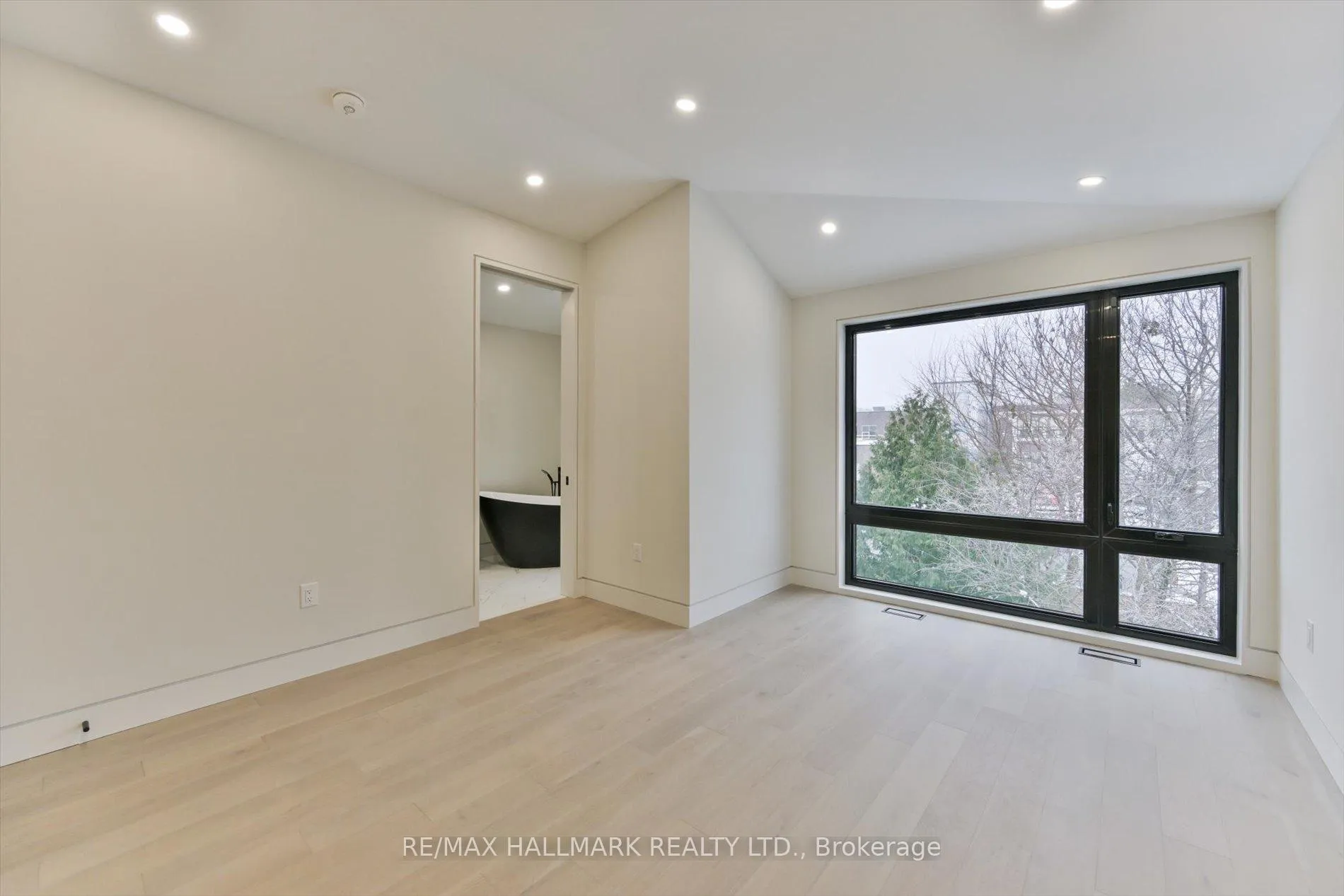 Photo 18 of 369 Millwood Road, Toronto, Mount Pleasant East — HOMEH