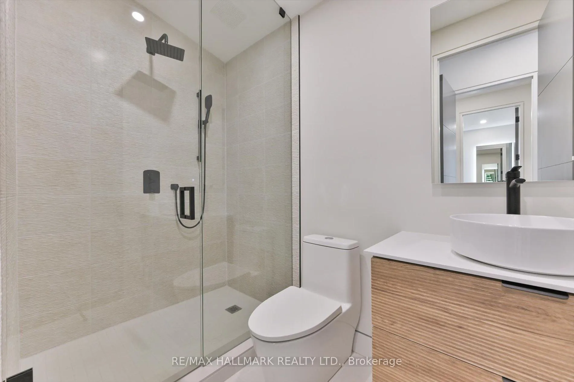 Photo 25 of 369 Millwood Road, Toronto, Mount Pleasant East — HOMEH