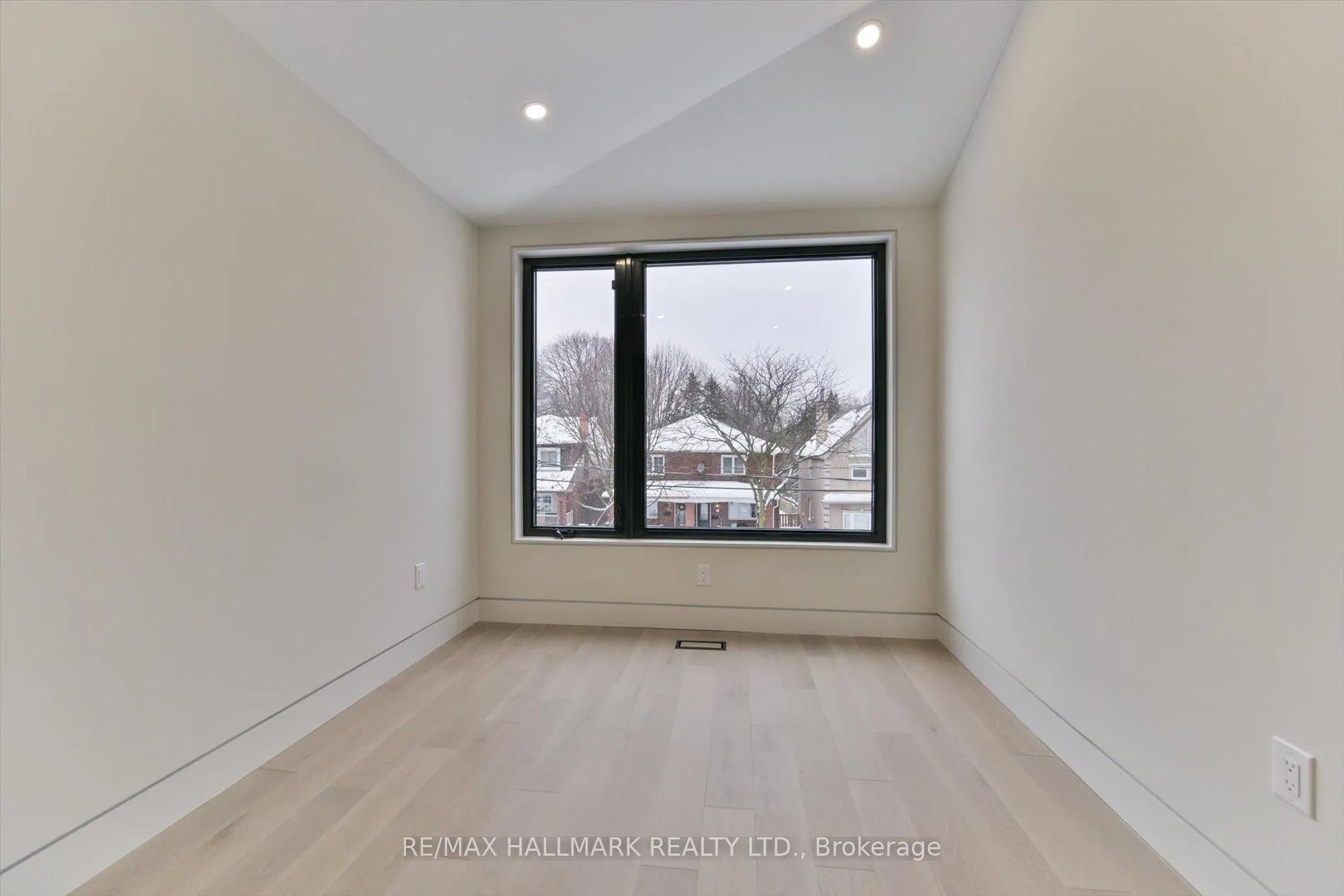 Photo 28 of 369 Millwood Road, Toronto, Mount Pleasant East — HOMEH