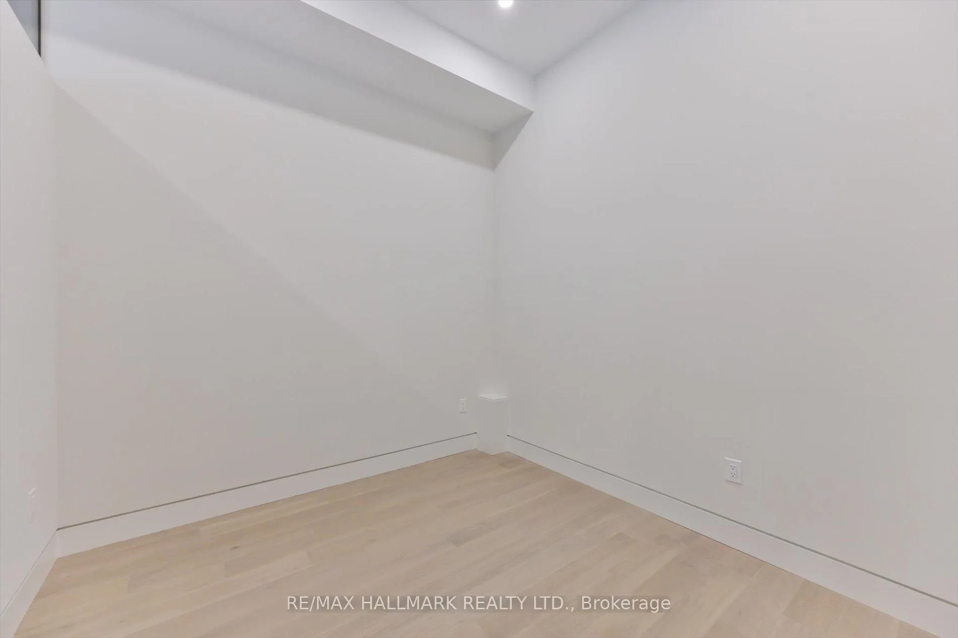 Photo 36 of 369 Millwood Road, Toronto, Mount Pleasant East — HOMEH