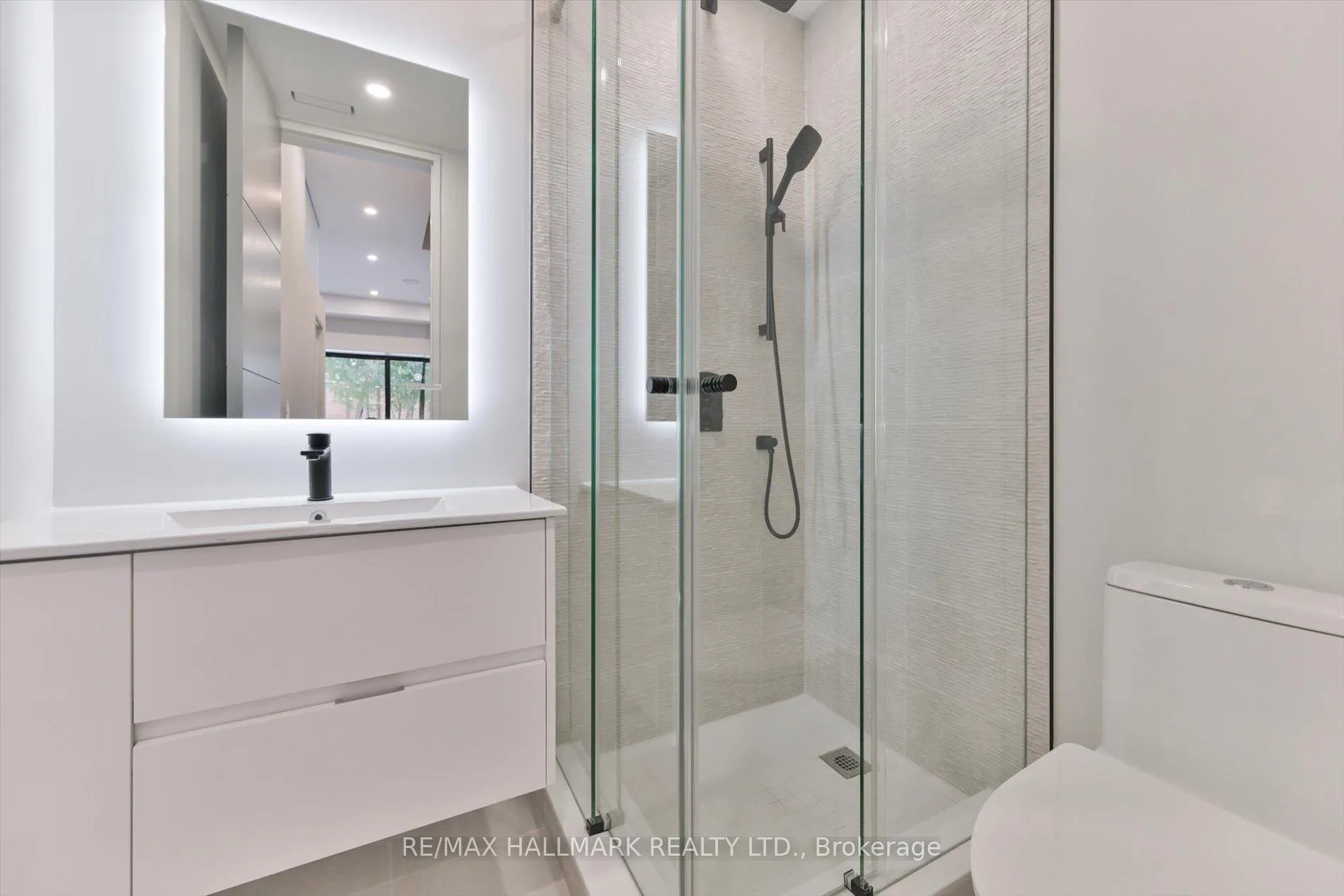 Photo 37 of 369 Millwood Road, Toronto, Mount Pleasant East — HOMEH
