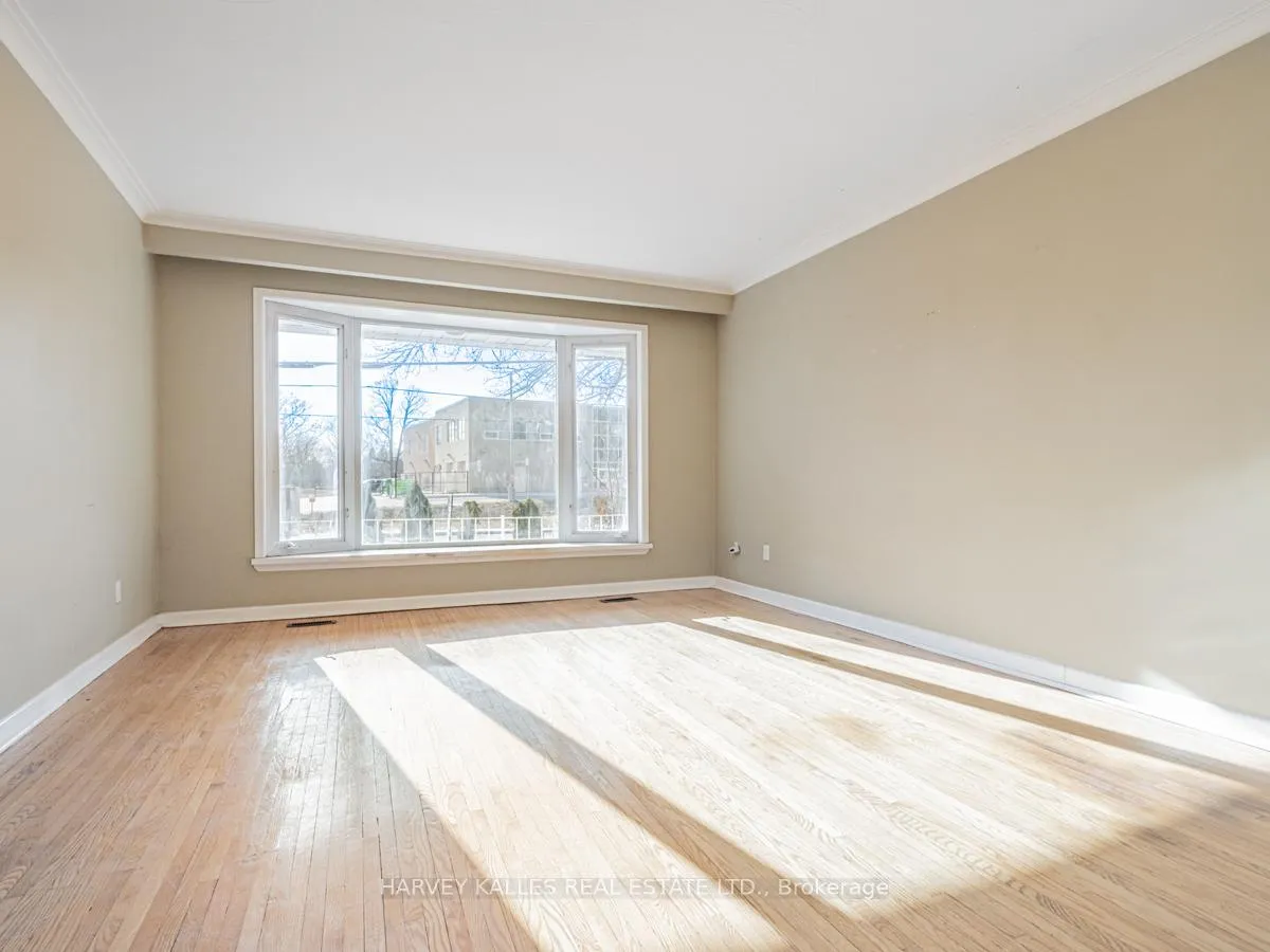 Photo 3 of 151 Henderson Avenue, Markham, Thornhill — HOMEH