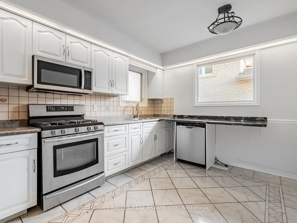 Photo 7 of 151 Henderson Avenue, Markham, Thornhill — HOMEH