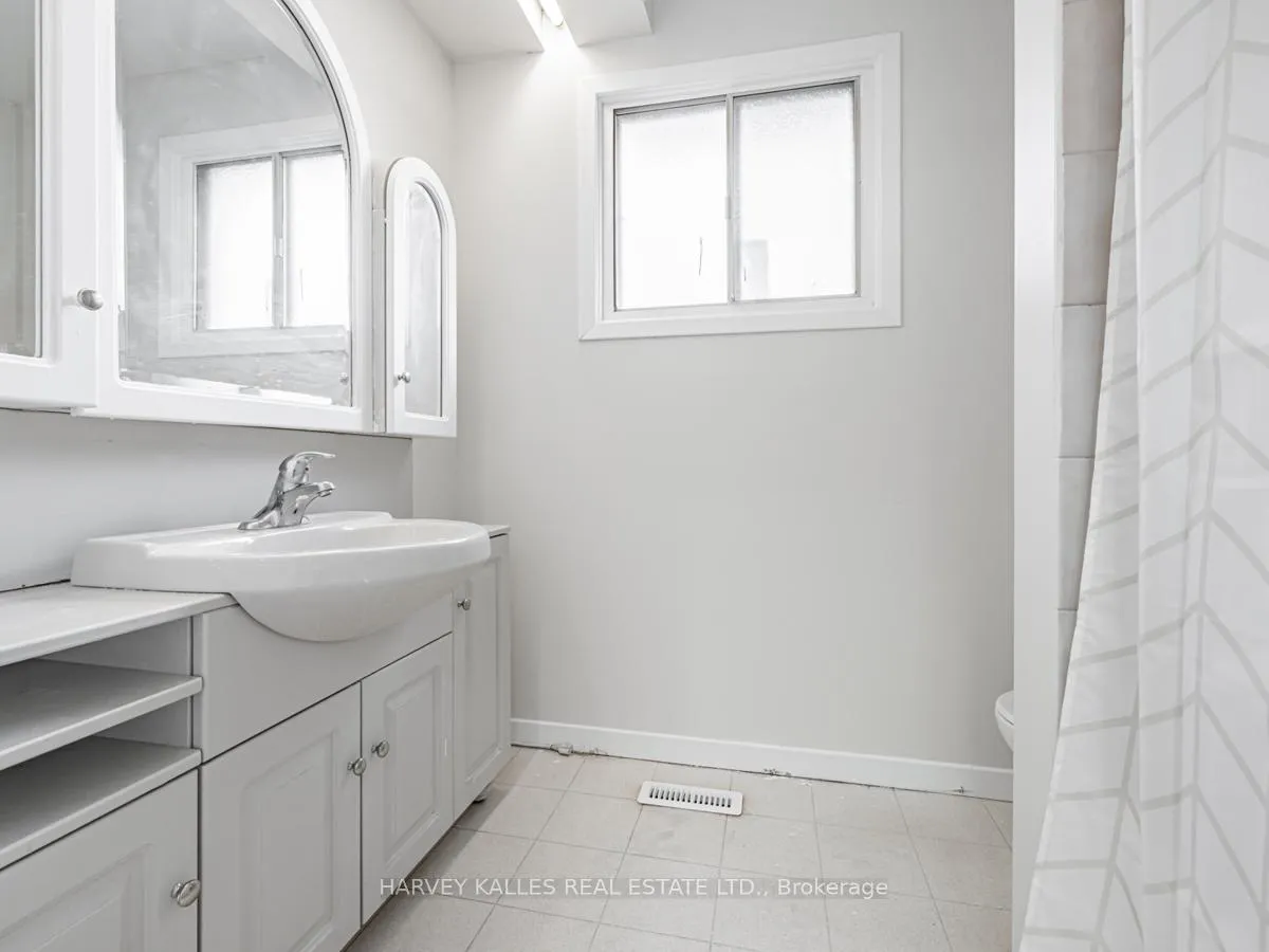 Photo 11 of 151 Henderson Avenue, Markham, Thornhill — HOMEH