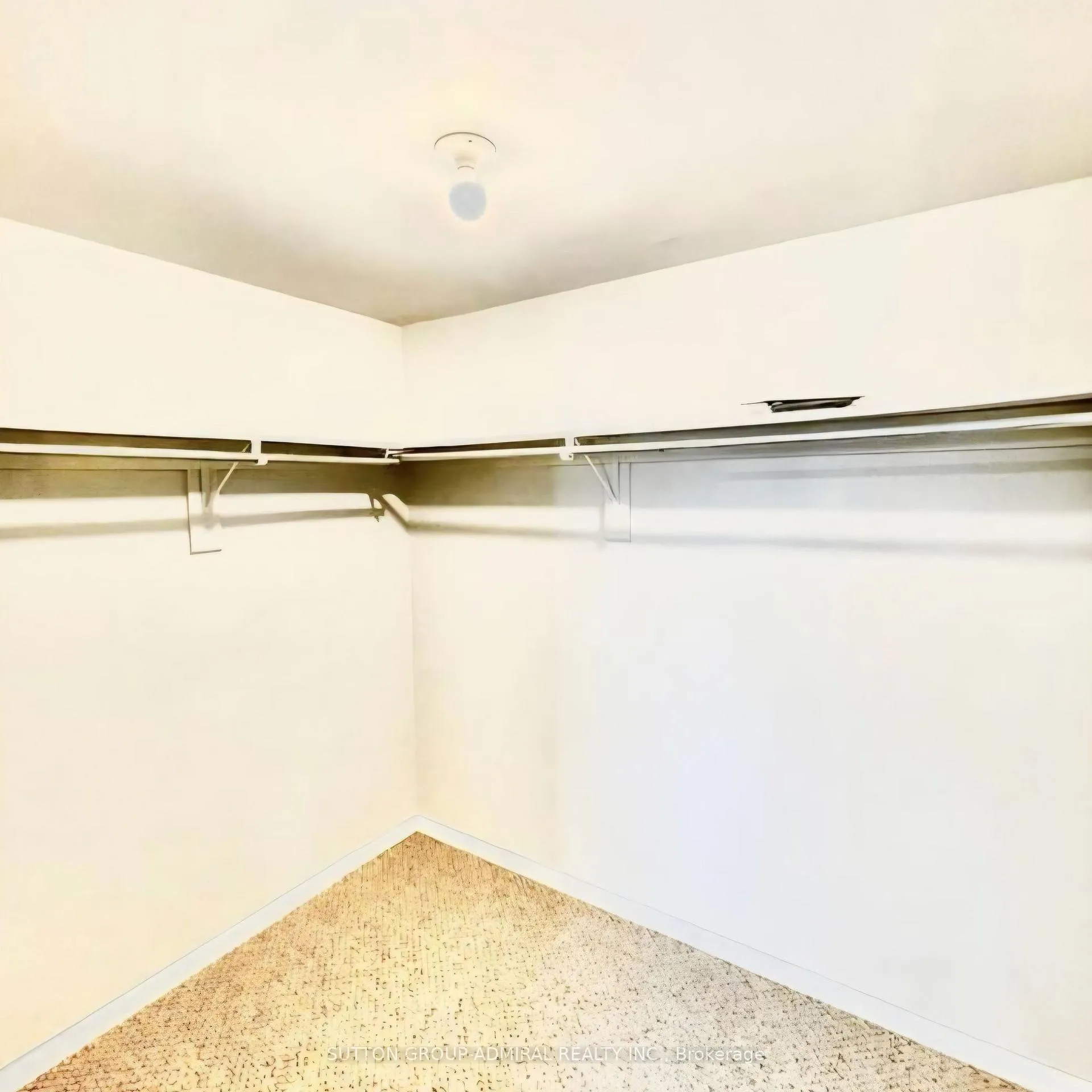 Photo 5 of 53 Eden Drive, Barrie, Letitia Heights — HOMEH