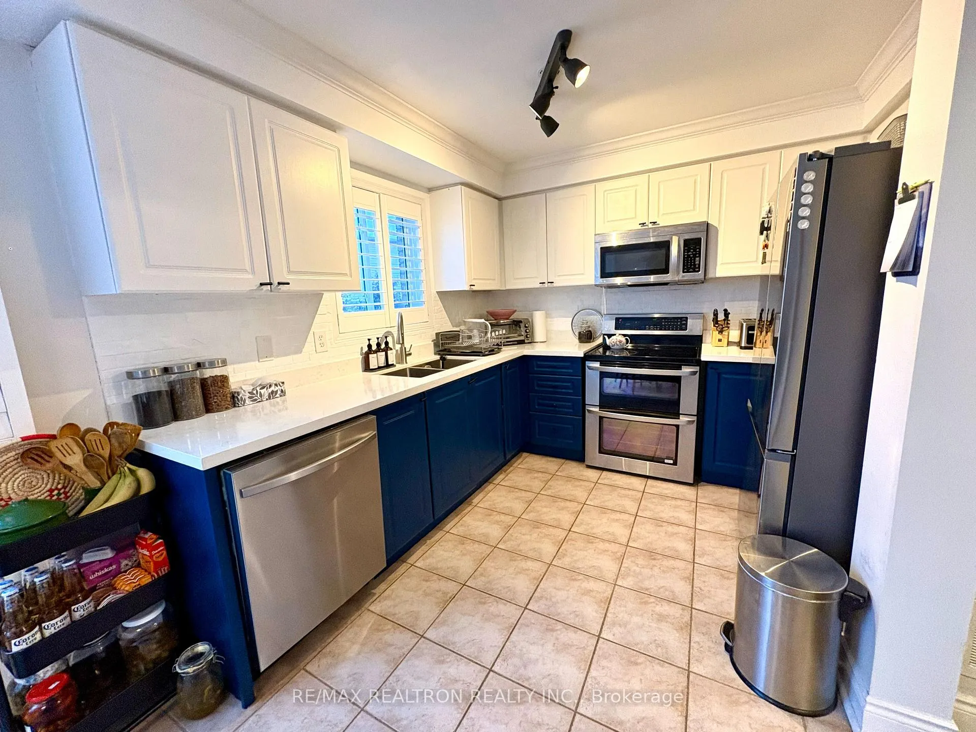 Photo 4 of 167 Millcliff Circle, Aurora, Aurora Grove — HOMEH