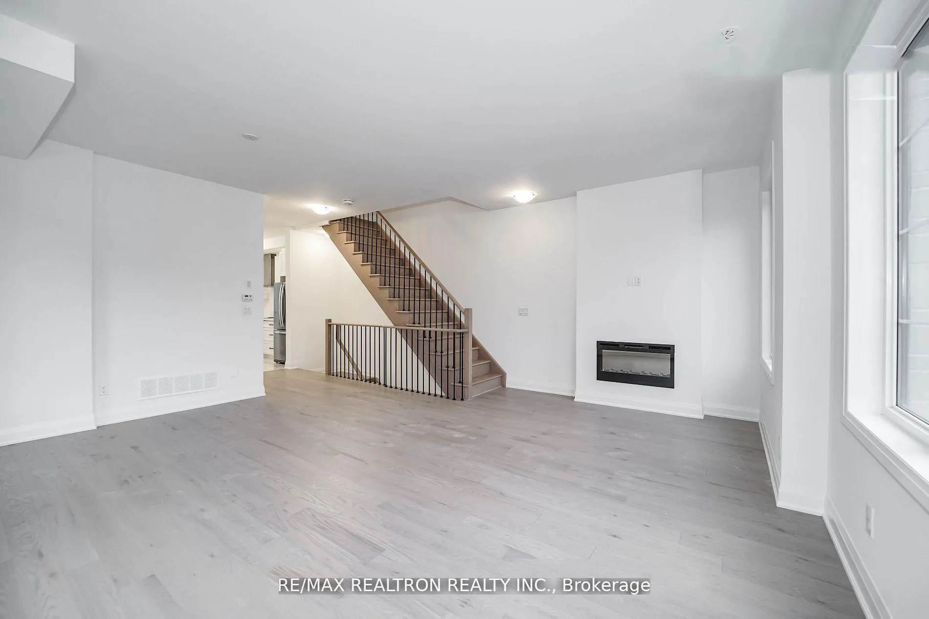 Photo 14 of 1 Eelam Lane, Markham, Wismer — HOMEH