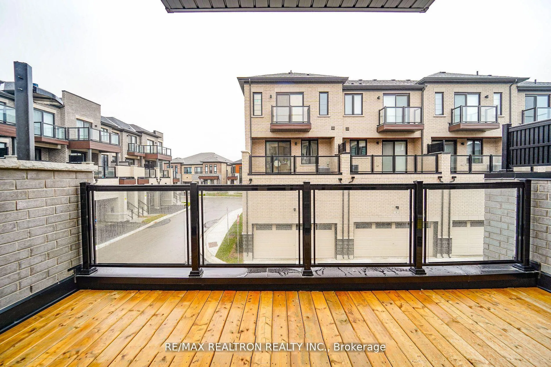 Photo 20 of 1 Eelam Lane, Markham, Wismer — HOMEH