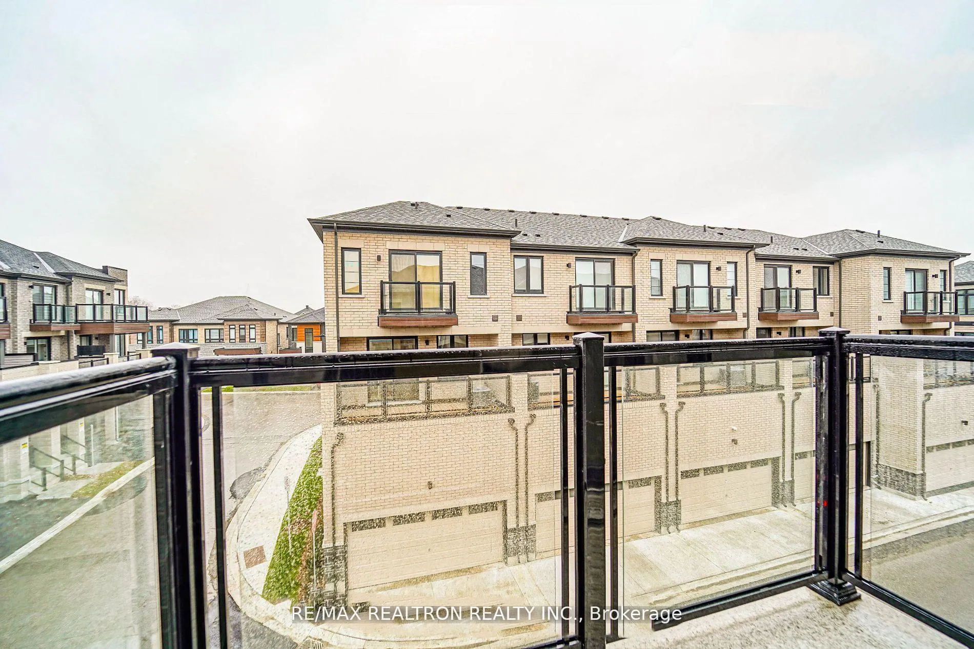 Photo 23 of 1 Eelam Lane, Markham, Wismer — HOMEH