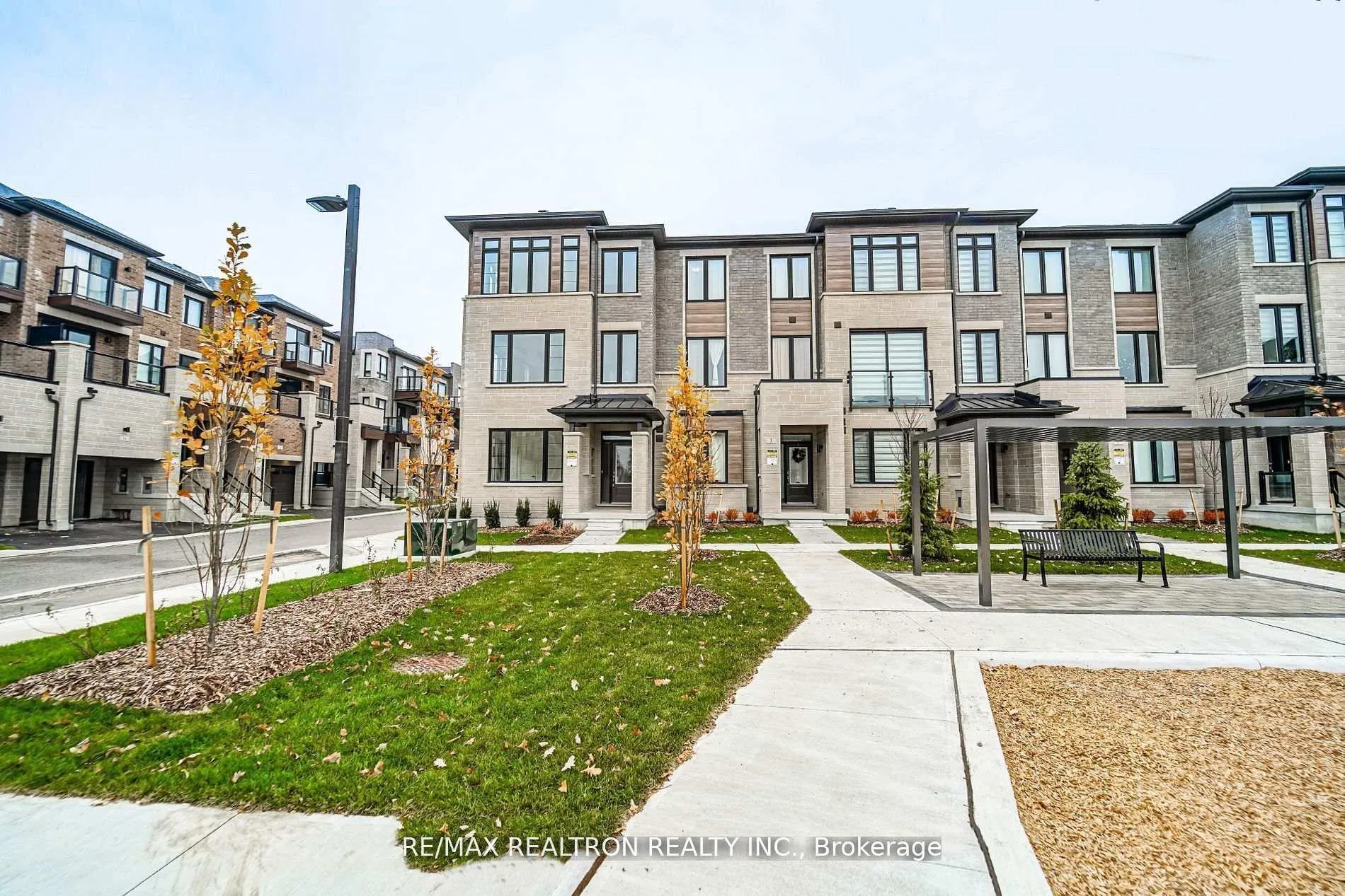 Photo 32 of 1 Eelam Lane, Markham, Wismer — HOMEH