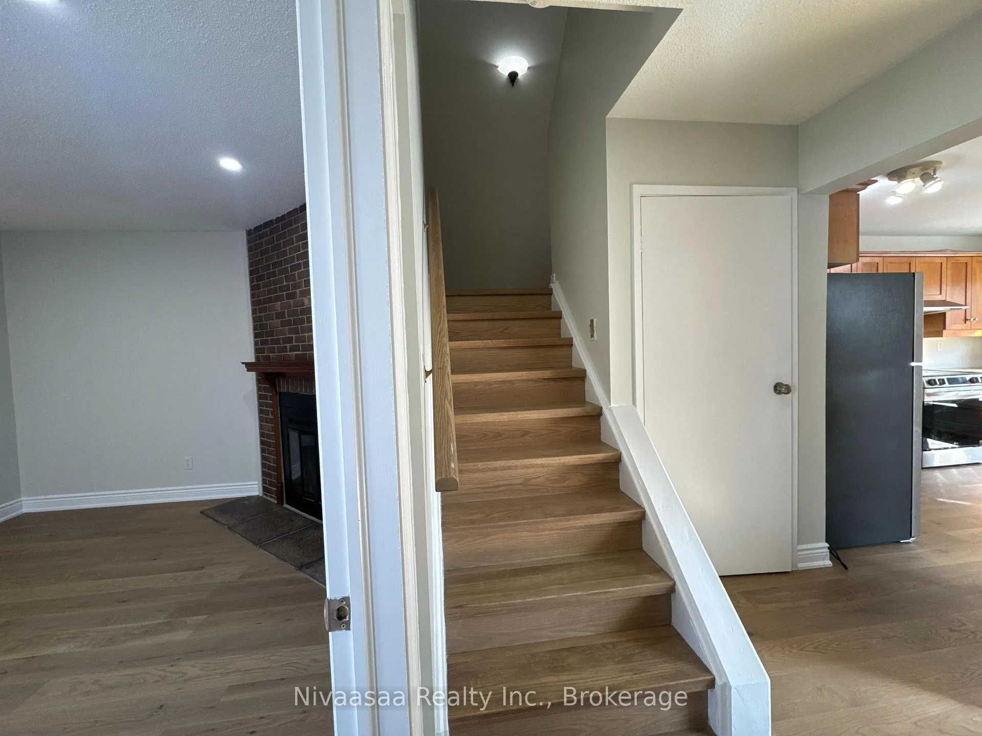 Photo 6 of 71 Pathfinder Crescent, Kitchener — HOMEH