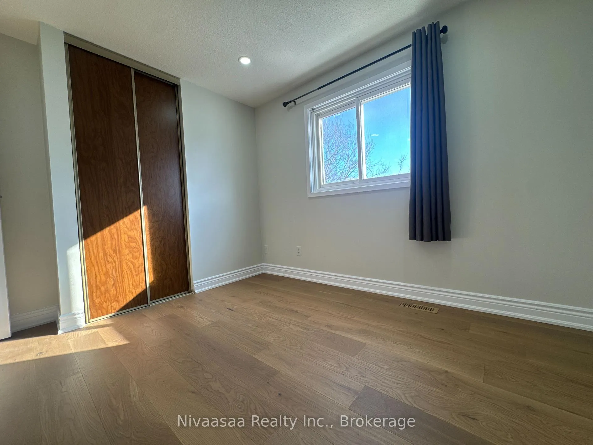 Photo 11 of 71 Pathfinder Crescent, Kitchener — HOMEH