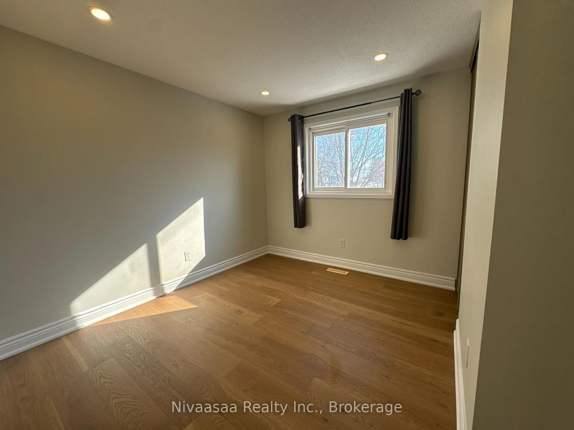 Photo 13 of 71 Pathfinder Crescent, Kitchener — HOMEH