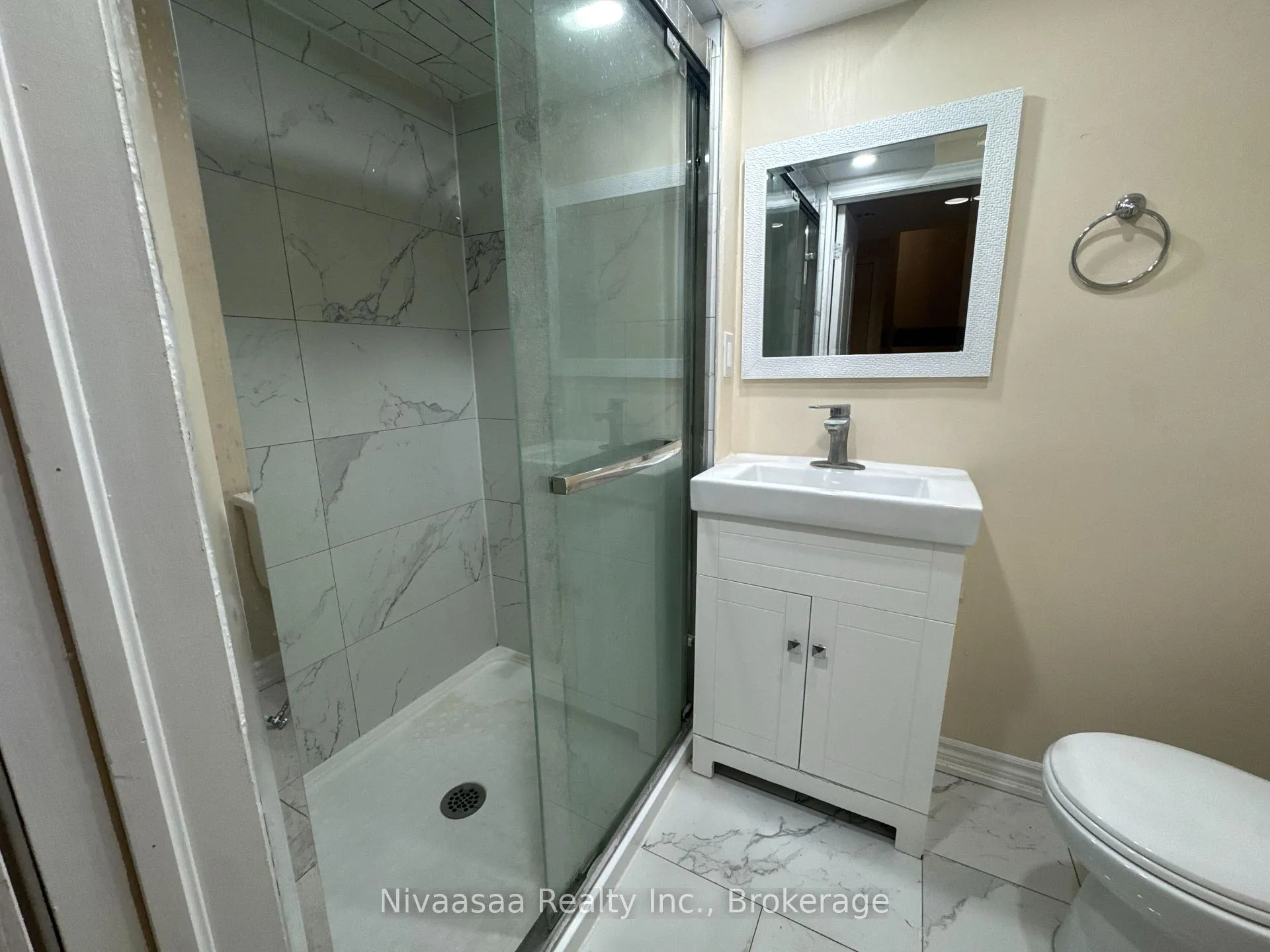 Photo 17 of 71 Pathfinder Crescent, Kitchener — HOMEH
