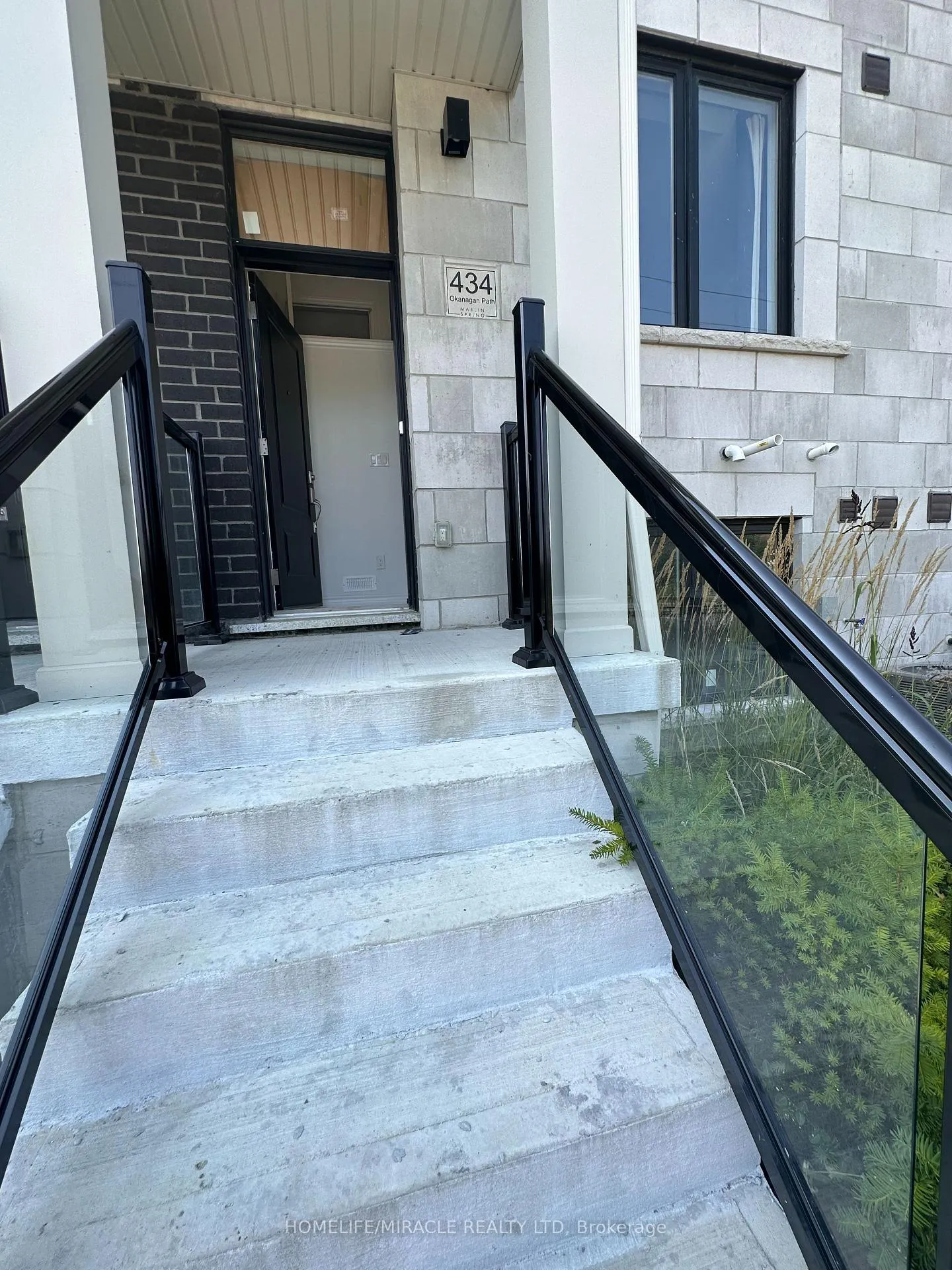 Photo 6 of 434 Okanagan Path, Oshawa, Donevan — HOMEH