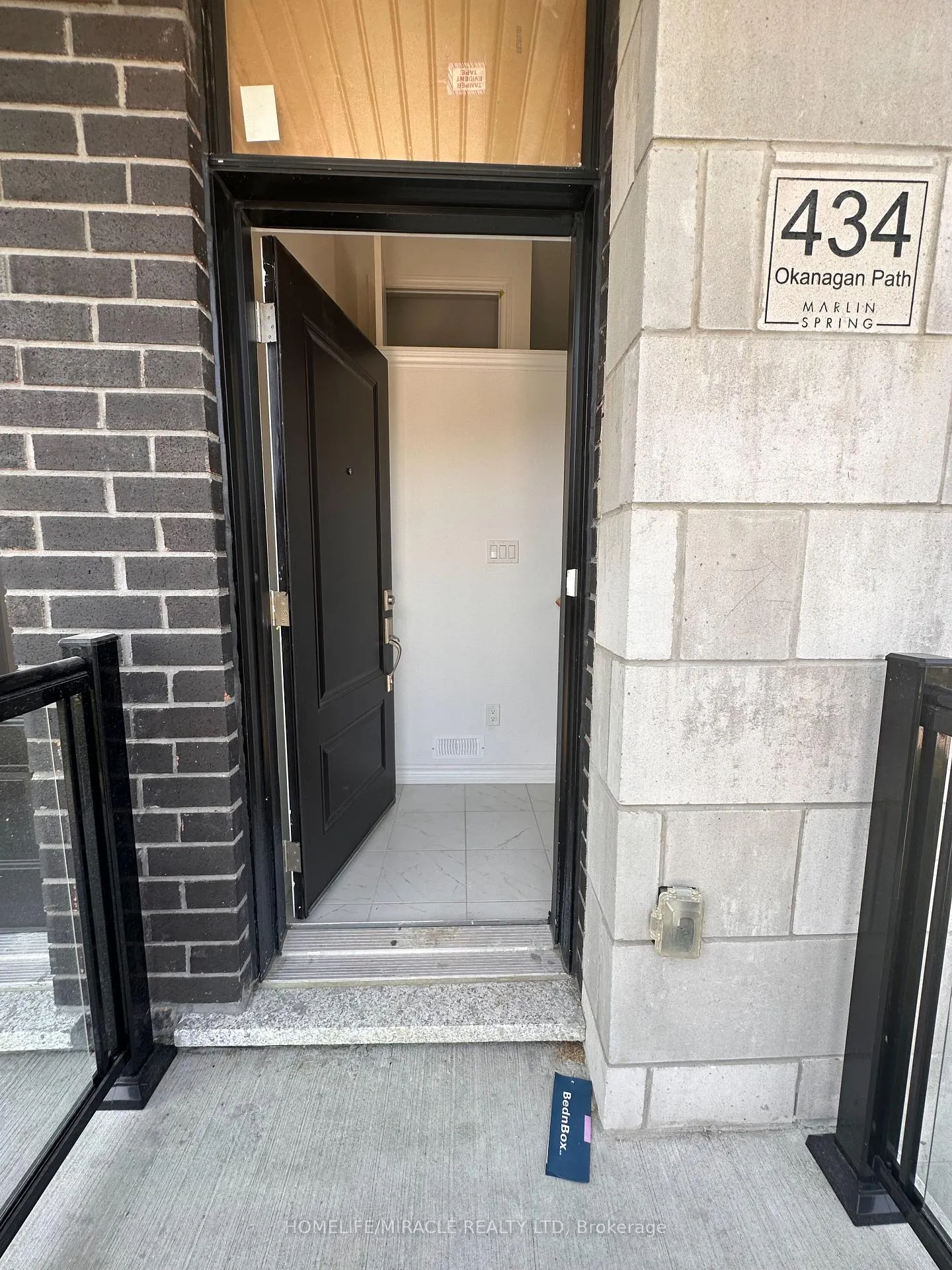 Photo 9 of 434 Okanagan Path, Oshawa, Donevan — HOMEH