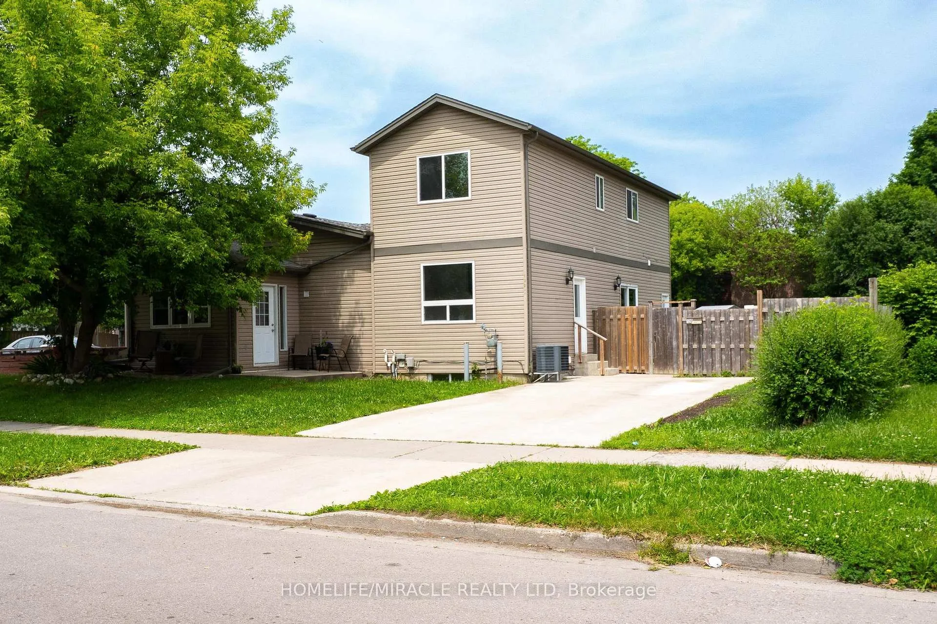 Photo 2 of 120 Jansen Avenue, Kitchener — HOMEH