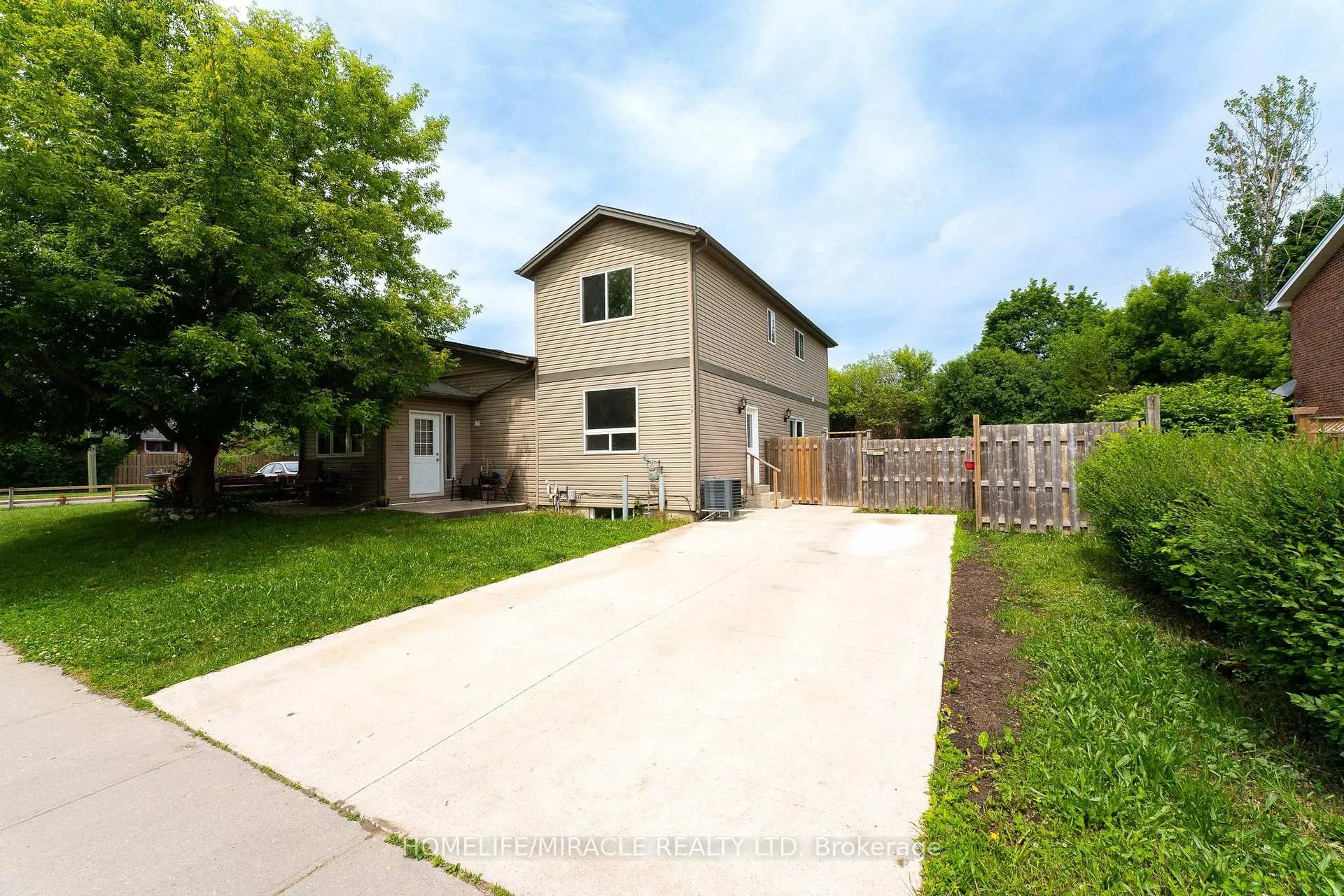 Photo 3 of 120 Jansen Avenue, Kitchener — HOMEH